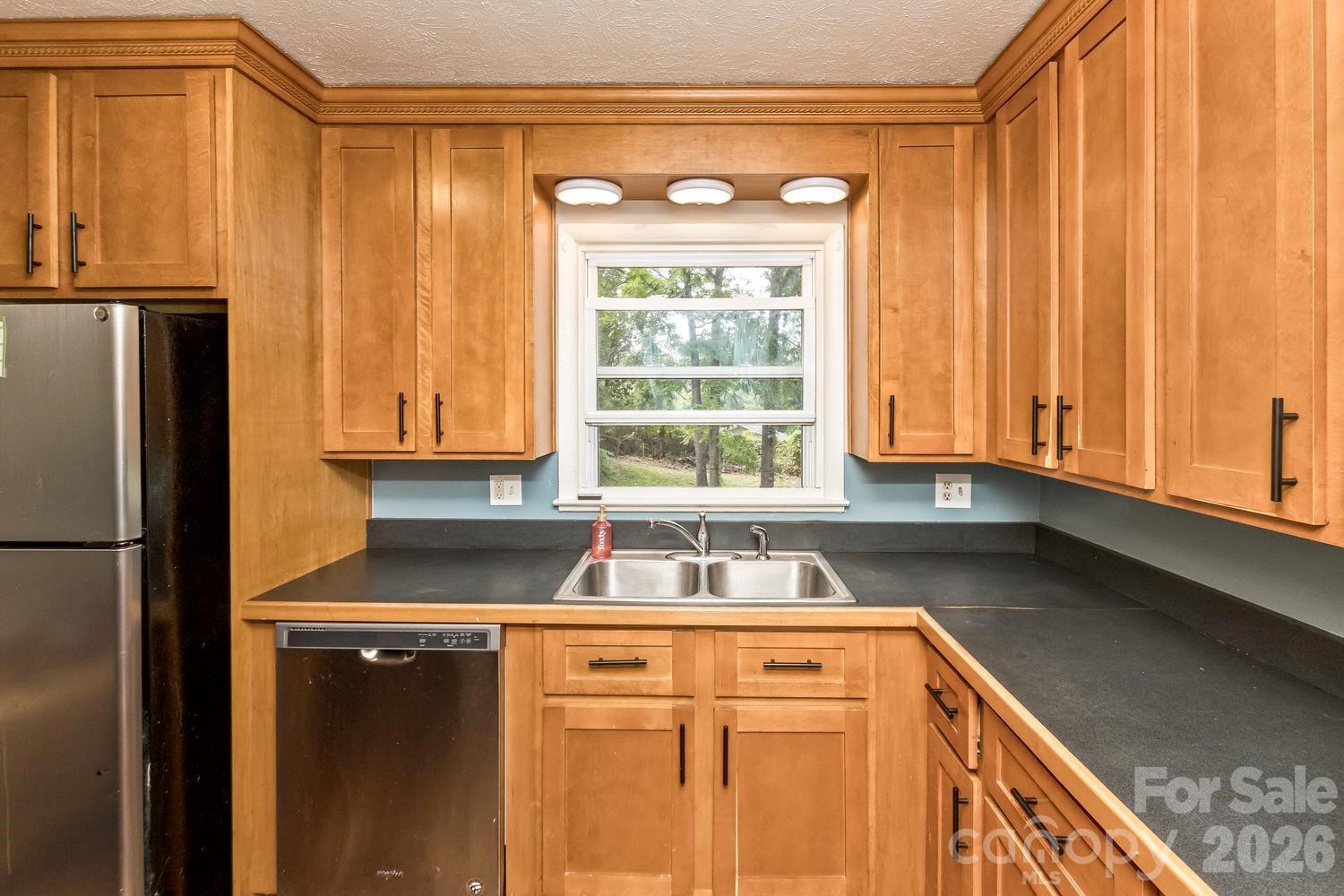 Single Family Residence at 31 Wilmington Road, Asheville, photo 14 of 47