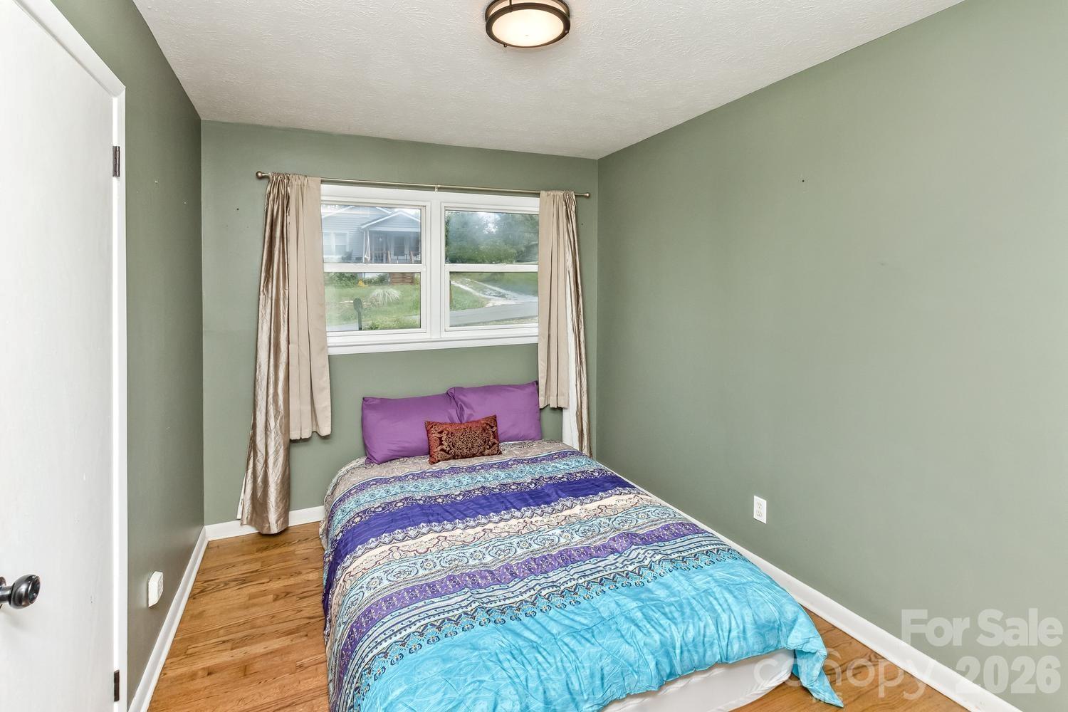 Single Family Residence at 31 Wilmington Road, Asheville, photo 18 of 47