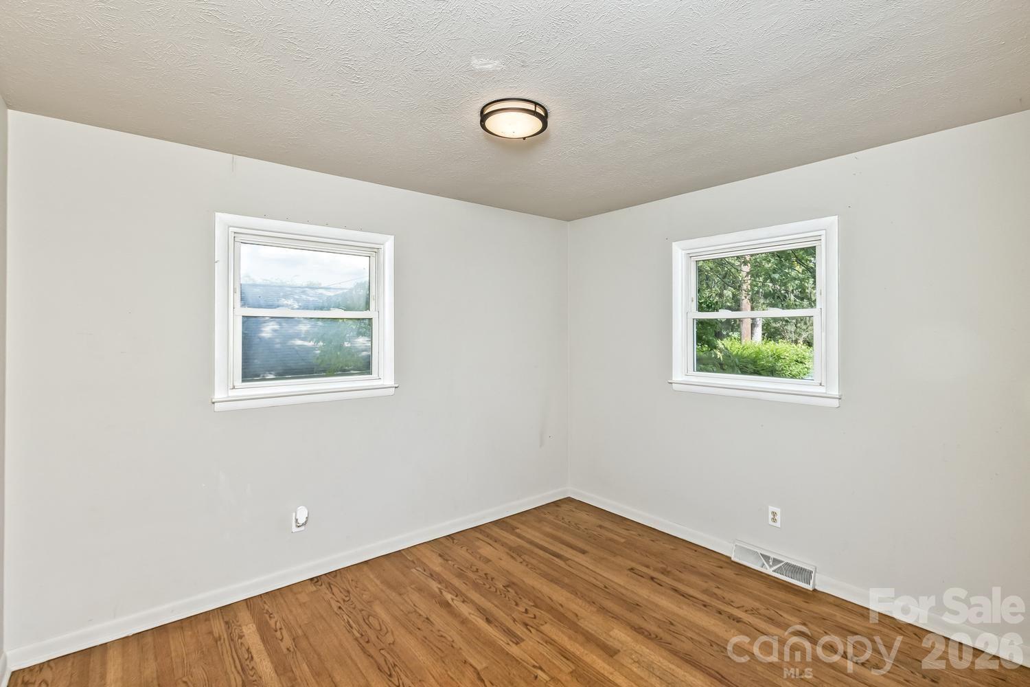 Single Family Residence at 31 Wilmington Road, Asheville, photo 20 of 47