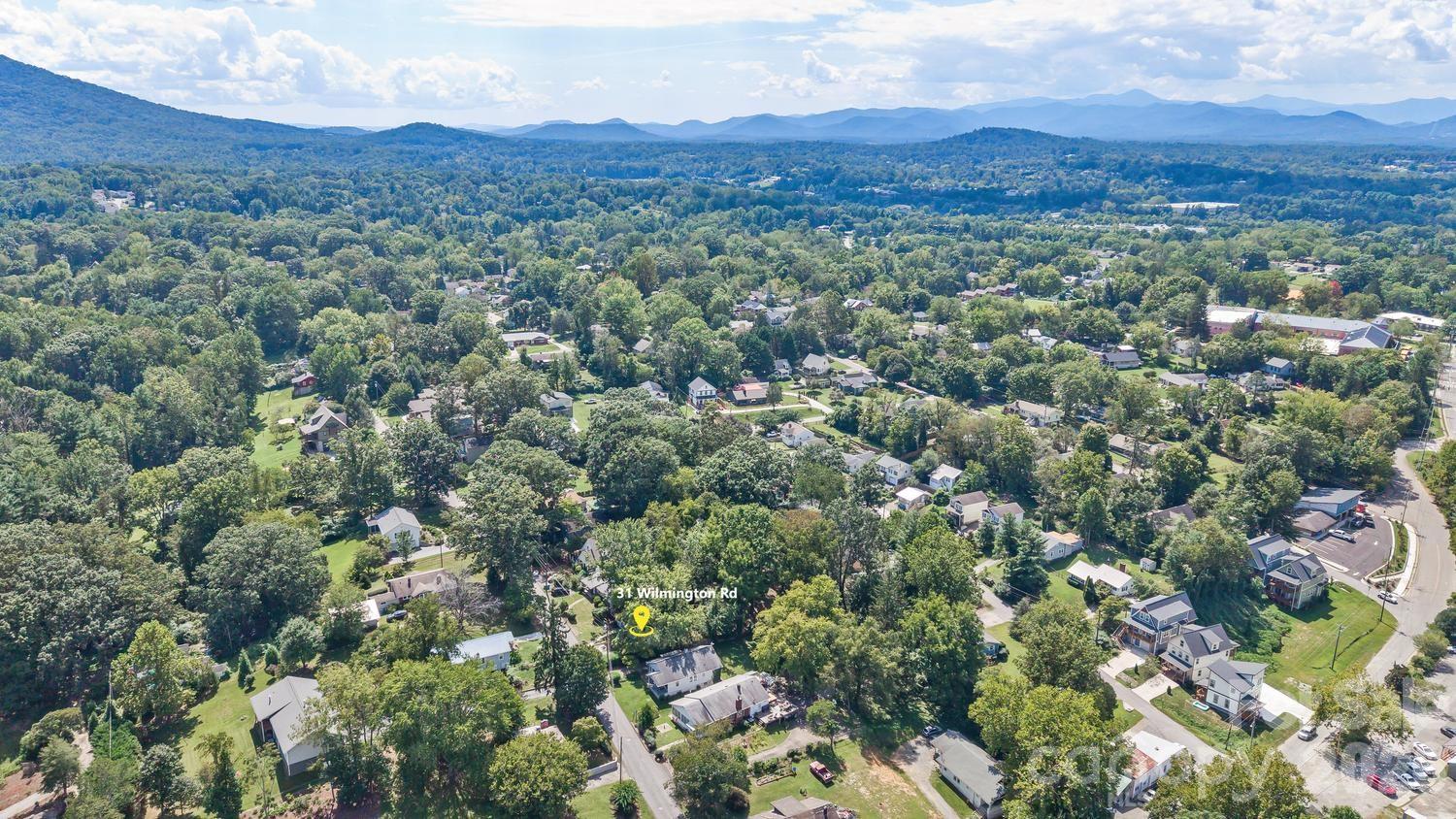 Single Family Residence at 31 Wilmington Road, Asheville, photo 6 of 47