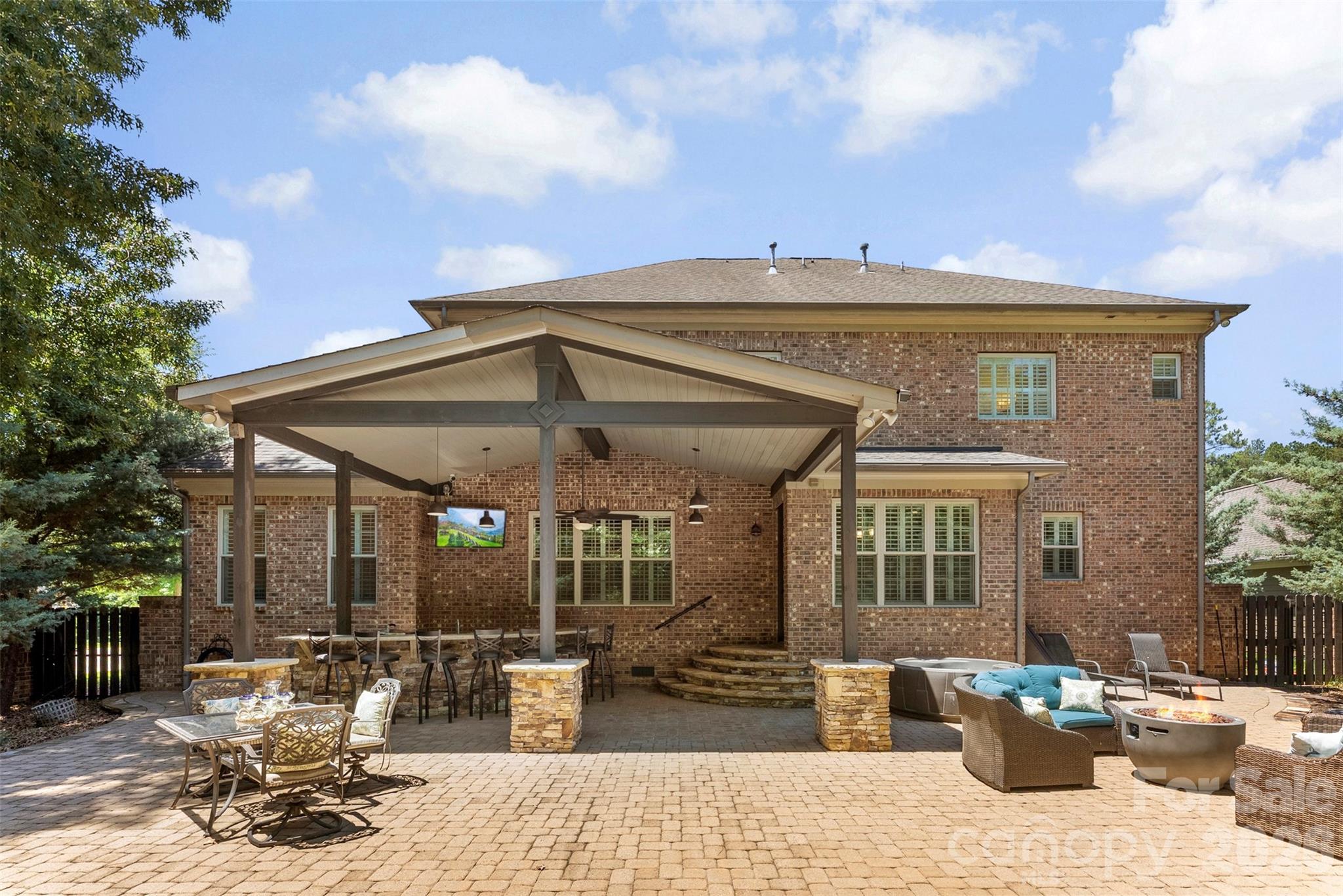 Beautiful patio pavers with vaulted back patio - 3411 Stags Leap Way, York
