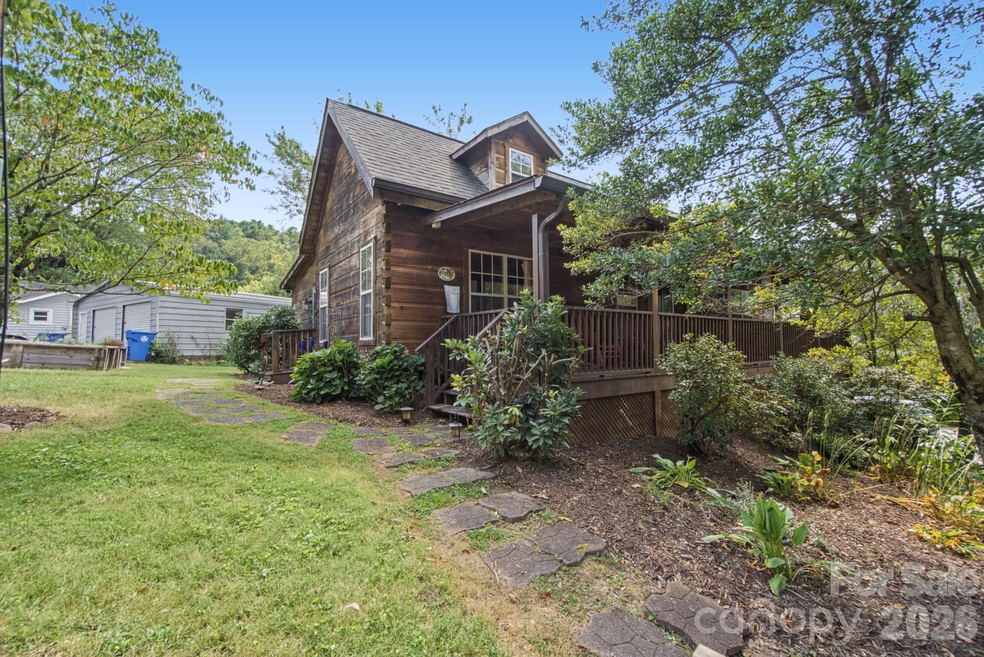 Single Family Residence at 1 Locust Avenue, Asheville, photo 7 of 38