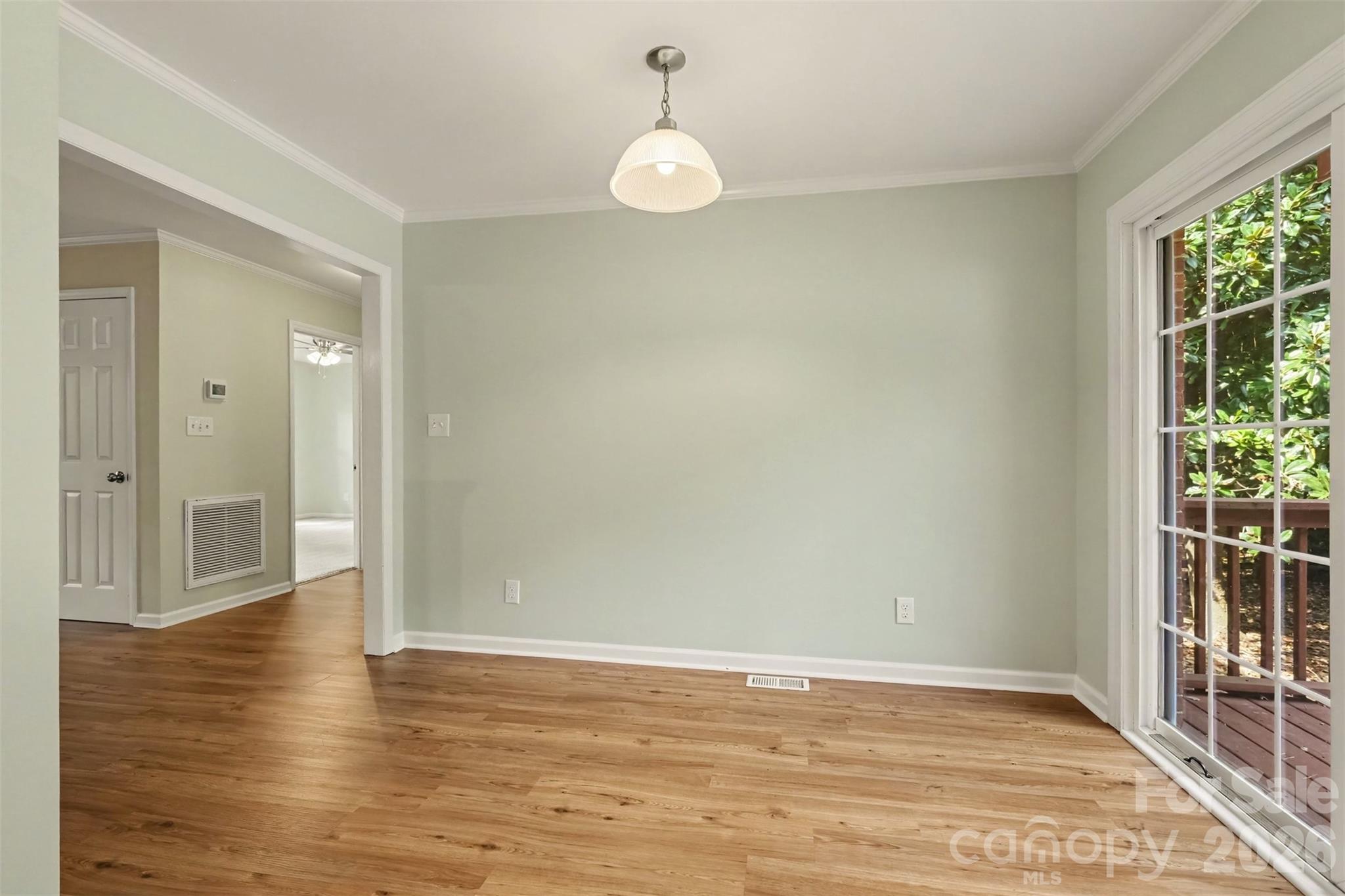 Single Family Residence at 248 Hillcrest Avenue, Rock Hill, photo 10 of 37