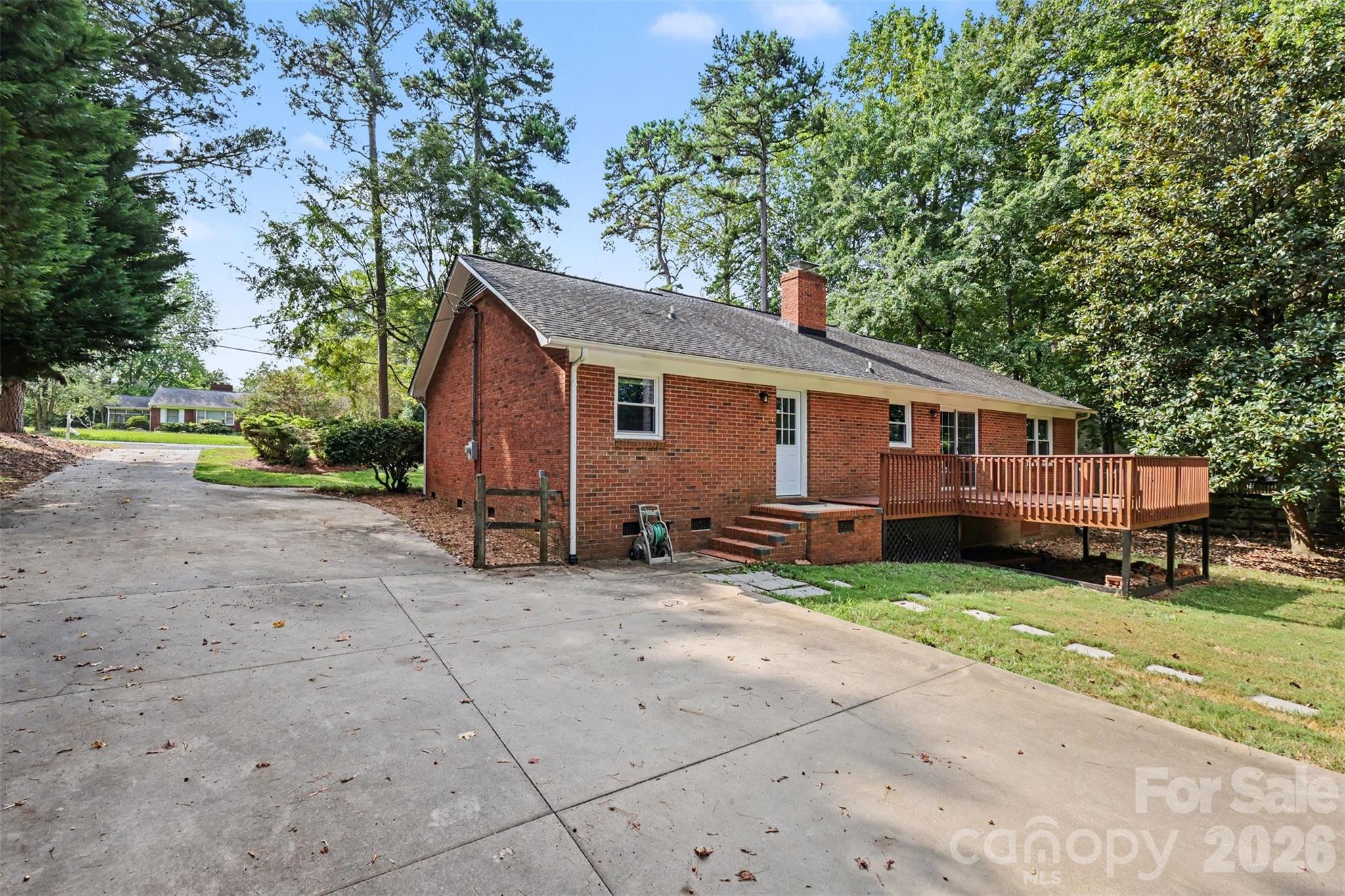 Ample parking space for all! - 248 Hillcrest Avenue, Rock Hill