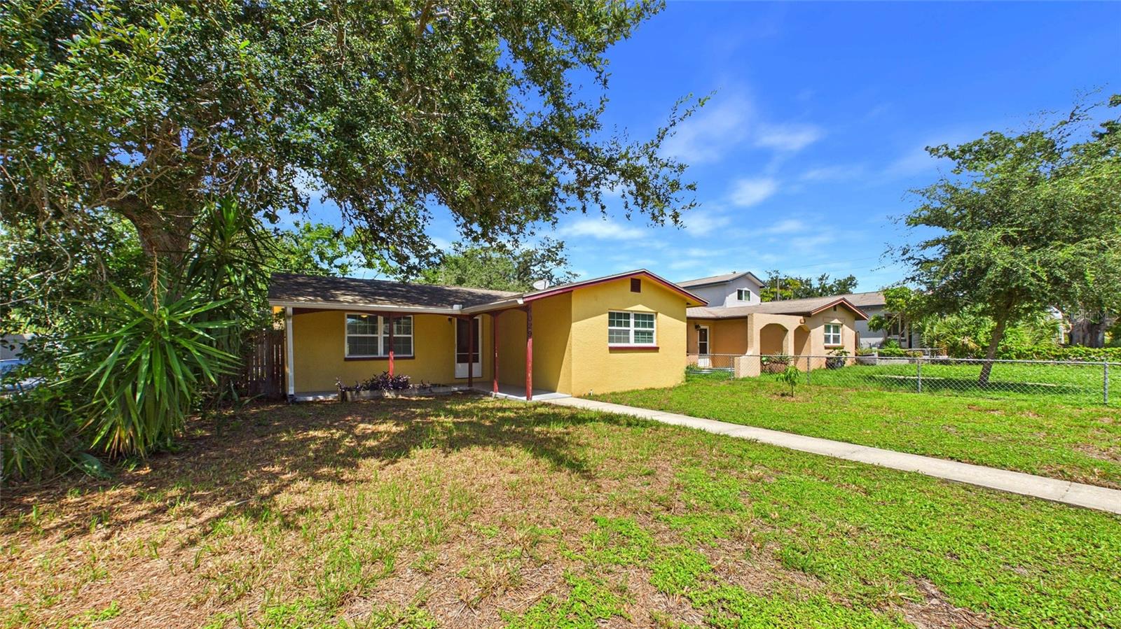Single Family Residence at 5029 EMERSON AVE S, ST PETERSBURG, photo 3 of 40