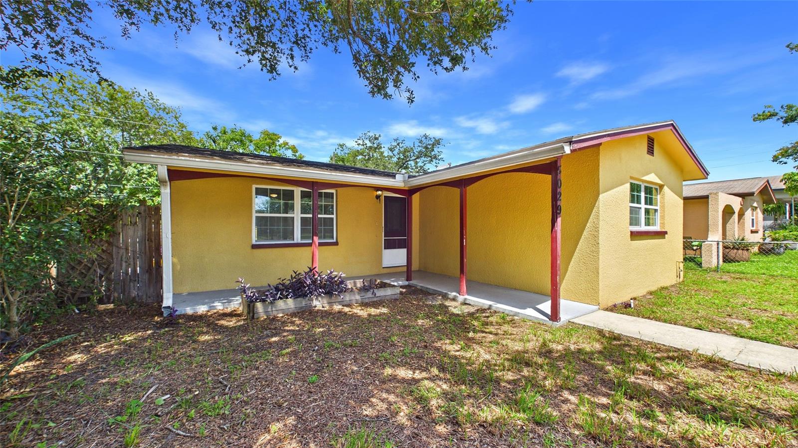 Single Family Residence at 5029 EMERSON AVE S, ST PETERSBURG, photo 6 of 40