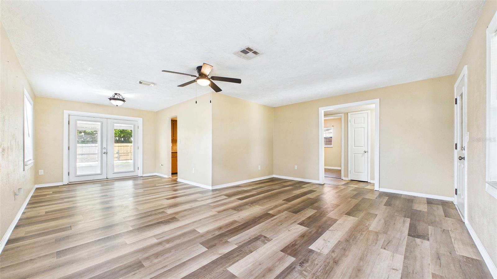Living Room/Dining Room - 5029 EMERSON AVE S, ST PETERSBURG