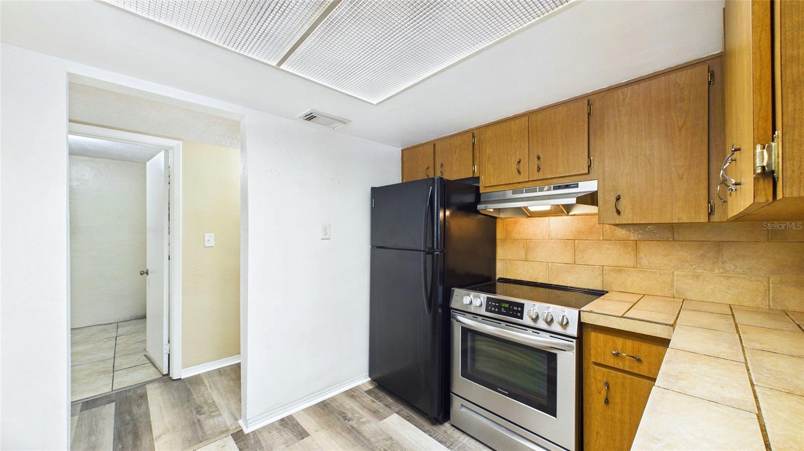 Kitchen - 5029 EMERSON AVE S, ST PETERSBURG