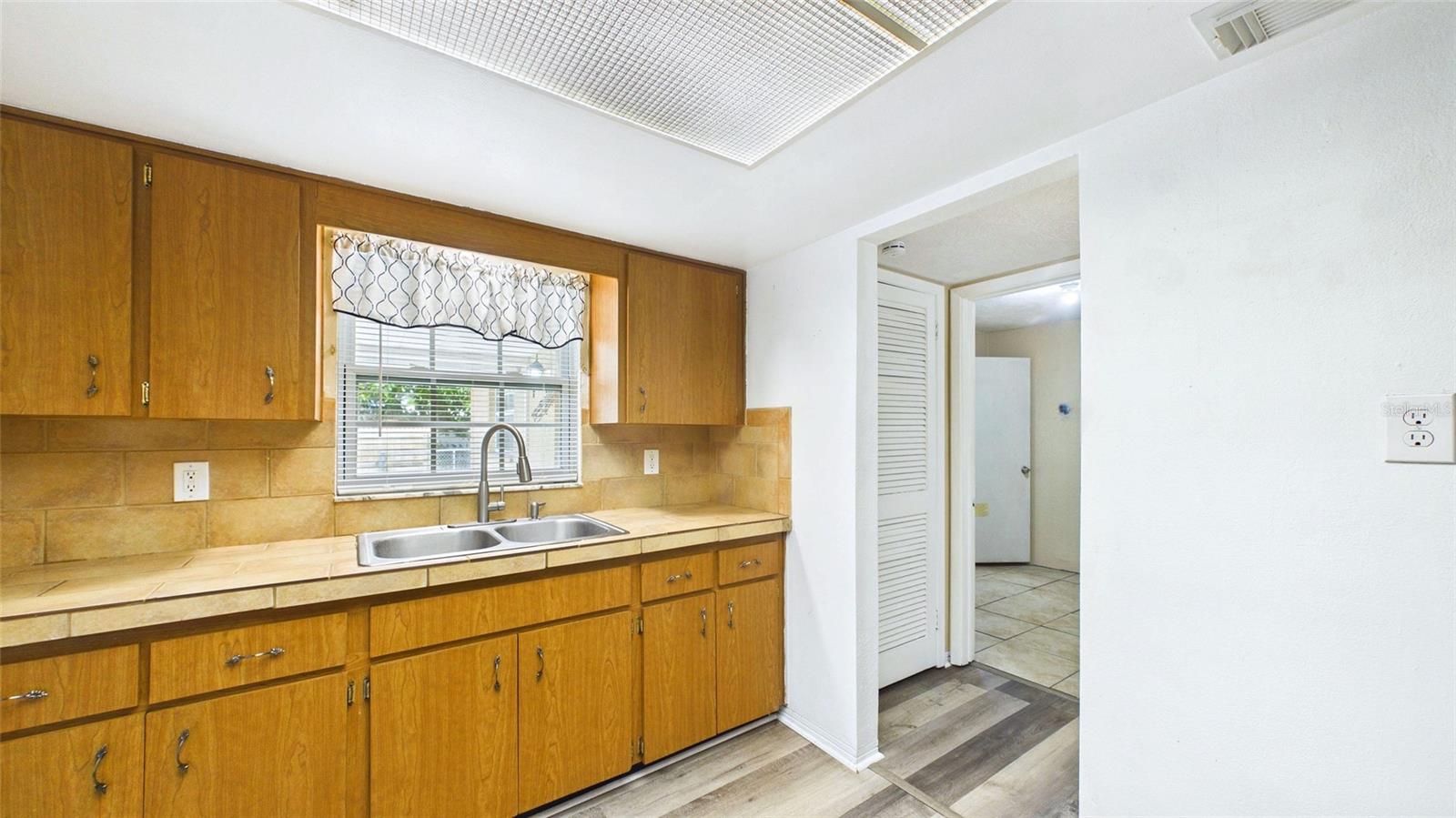 Kitchen - 5029 EMERSON AVE S, ST PETERSBURG