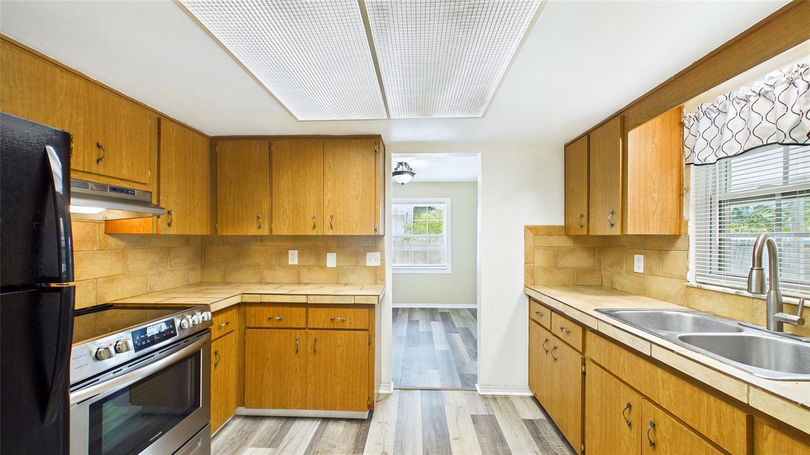 Kitchen - 5029 EMERSON AVE S, ST PETERSBURG