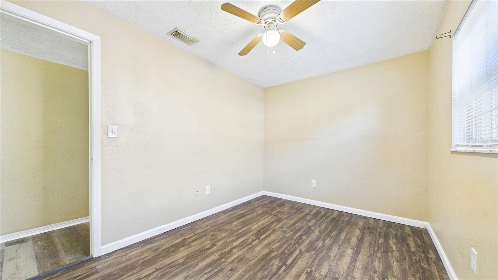 Middle Bedroom - 5029 EMERSON AVE S, ST PETERSBURG