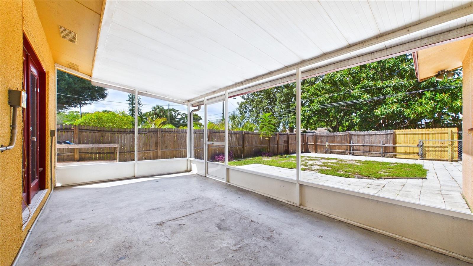 Screened Porch - 5029 EMERSON AVE S, ST PETERSBURG