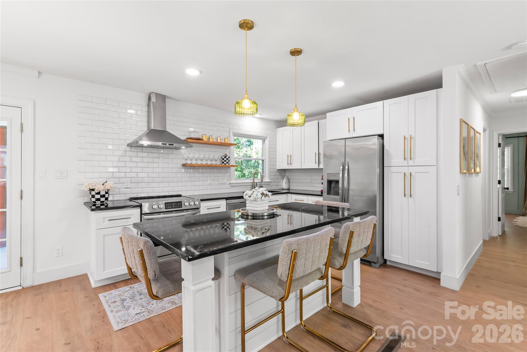 Single Family Residence at 610 Ridgeway Drive, Belmont, photo 4 of 41