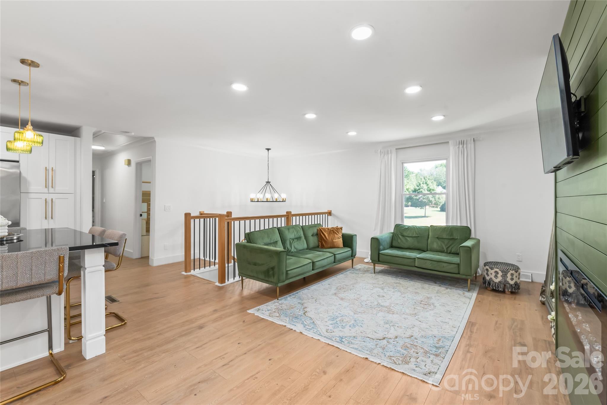 Single Family Residence at 610 Ridgeway Drive, Belmont, photo 6 of 41