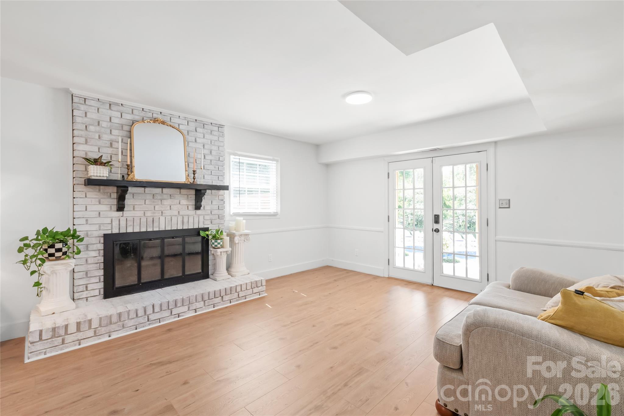 Single Family Residence at 610 Ridgeway Drive, Belmont, photo 16 of 41