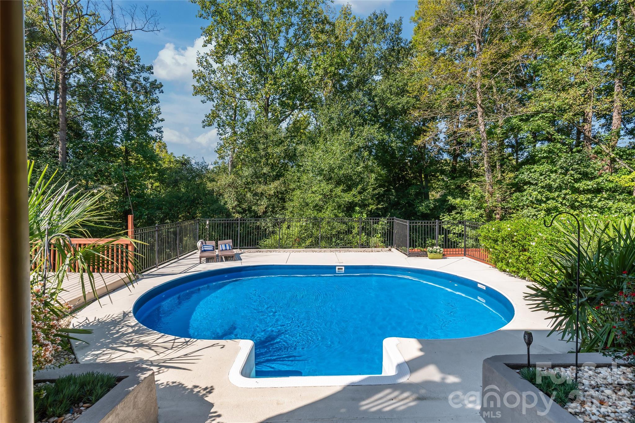 Single Family Residence at 610 Ridgeway Drive, Belmont, photo 25 of 41
