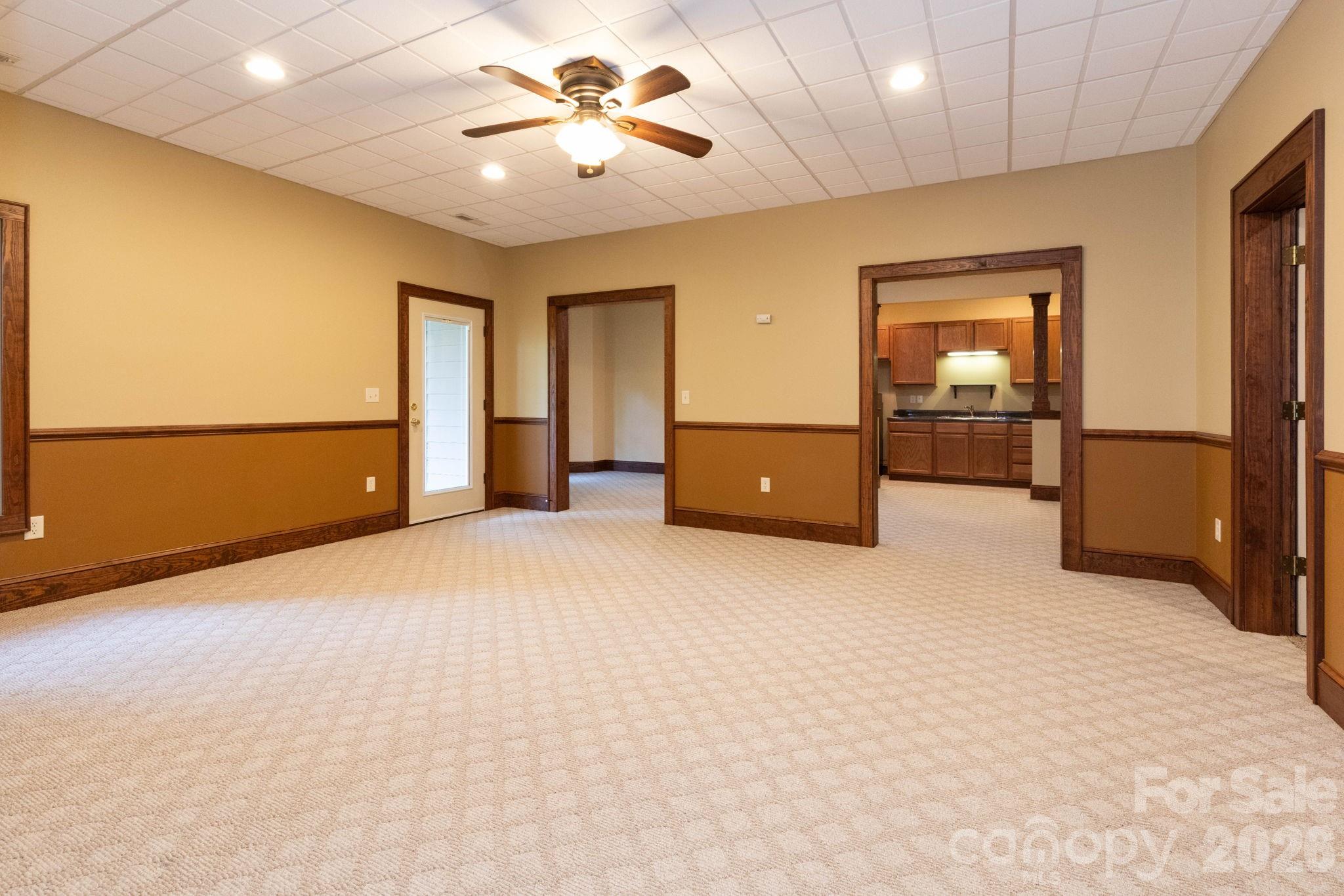 Bonus Room 2 - 5 Meadowbrook Lane, Weaverville