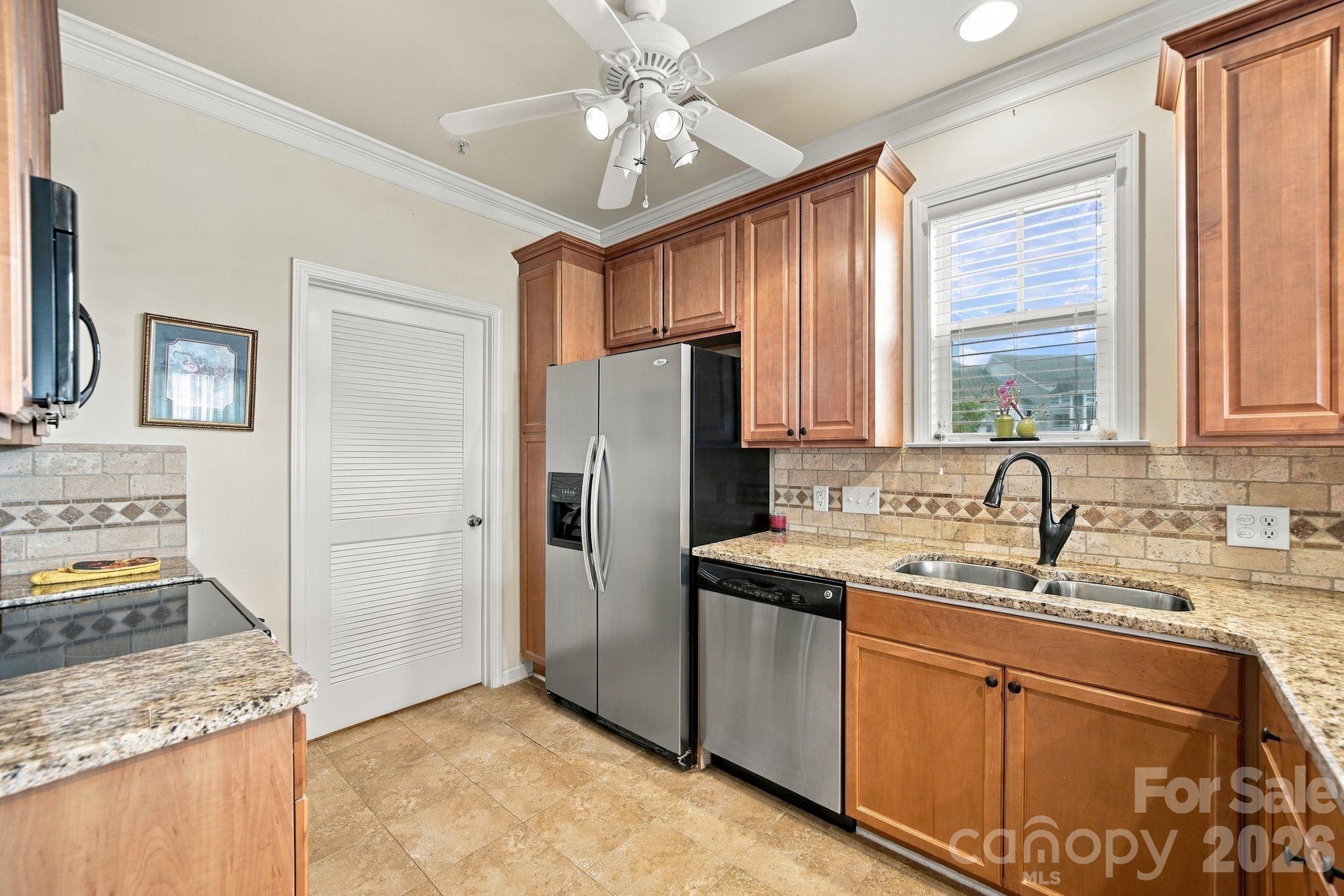 Condominium at 18742 Nautical Drive, Cornelius, photo 5 of 35