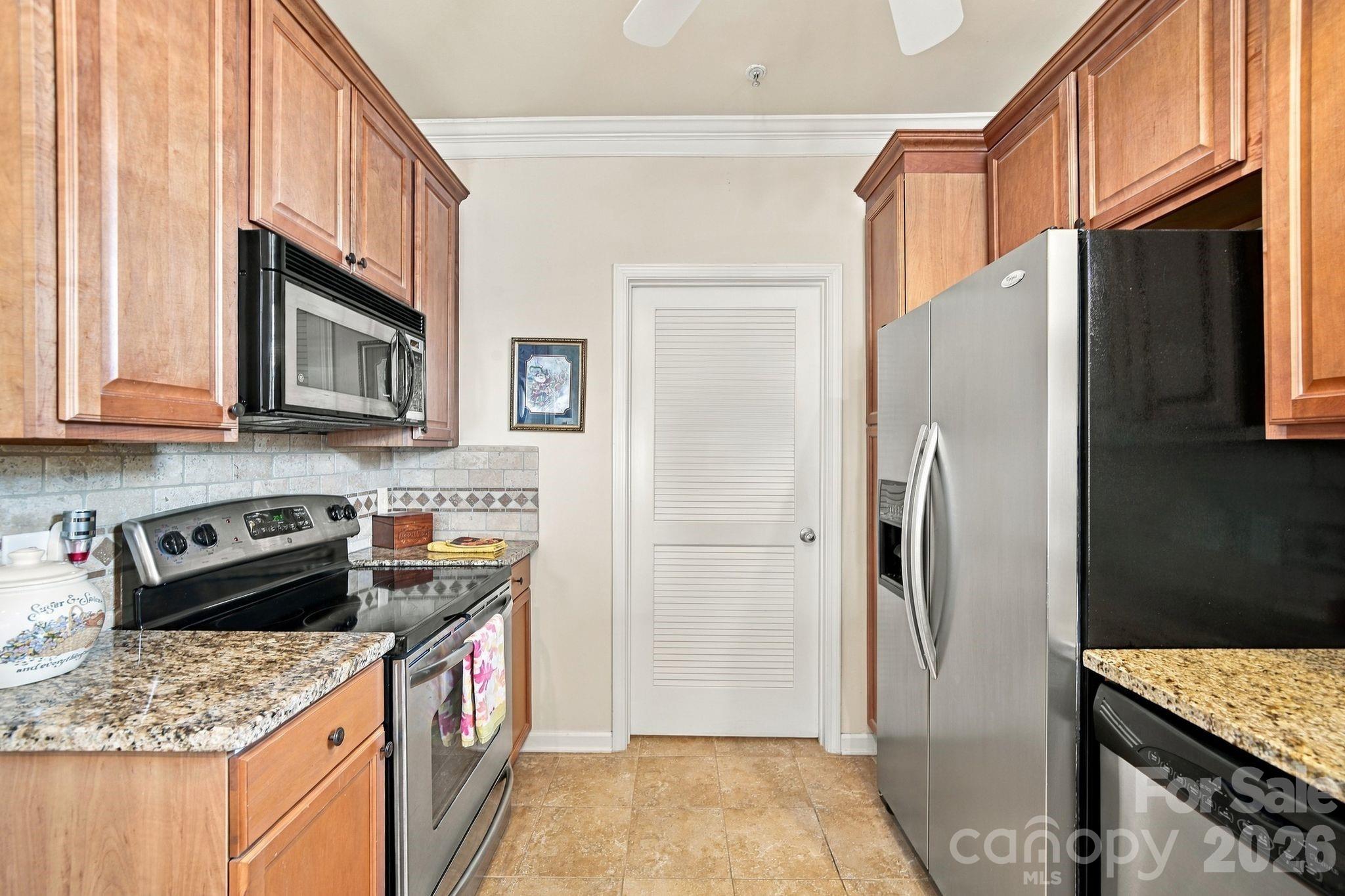 Condominium at 18742 Nautical Drive, Cornelius, photo 8 of 35