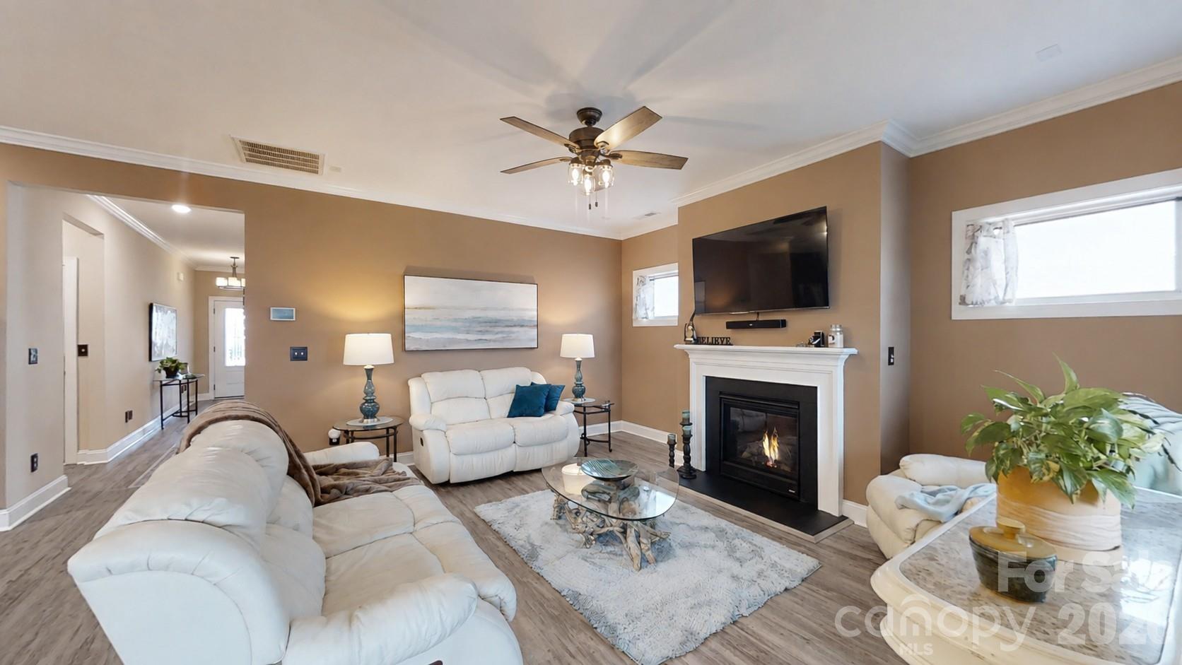 Single Family Residence at 1818 Lotus Lane, Denver, photo 8 of 38
