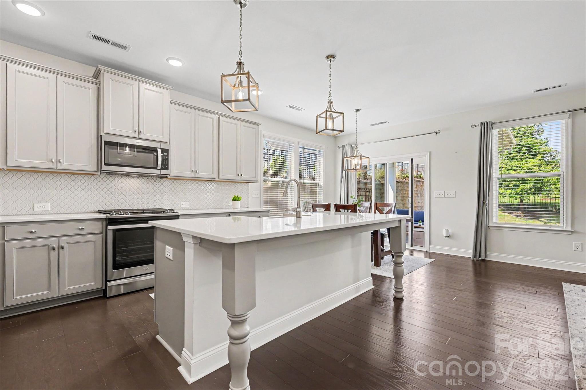 Kitchen with island - 6247 Six String Court, Fort Mill