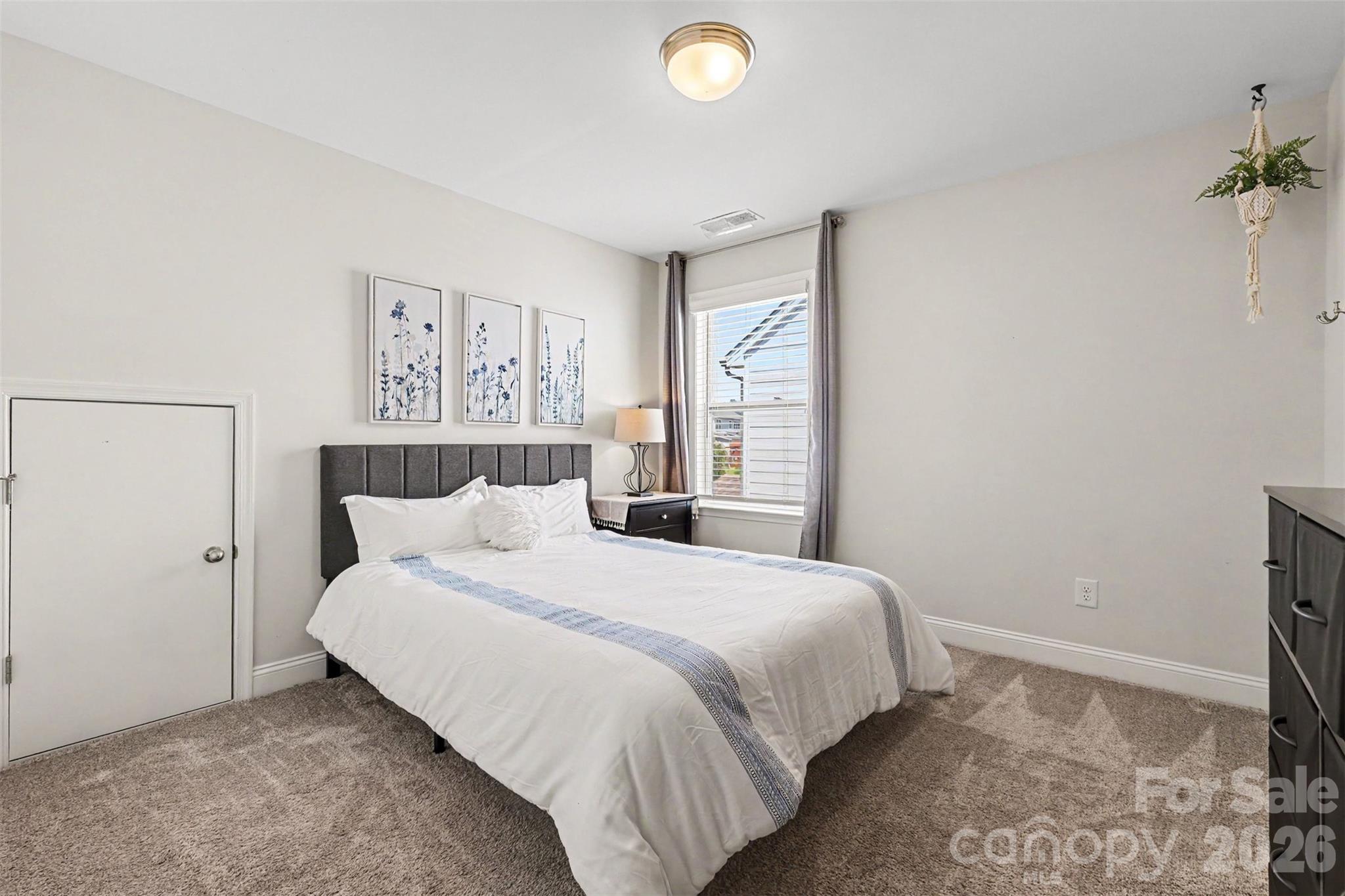 Guess bedroom 1 with en-suite bathroom - 6247 Six String Court, Fort Mill