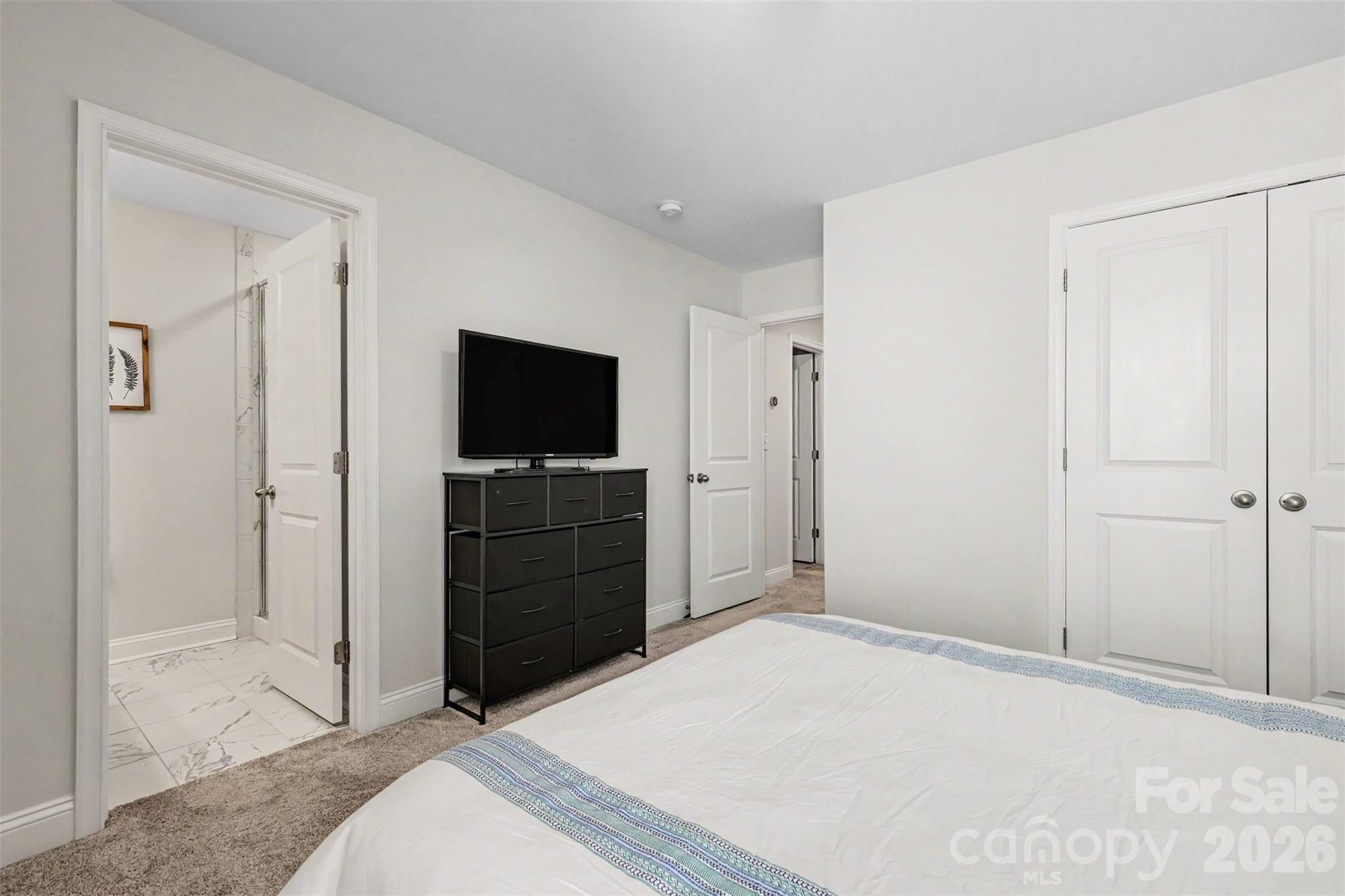 Guess bedroom 1 with en-suite bathroom - 6247 Six String Court, Fort Mill