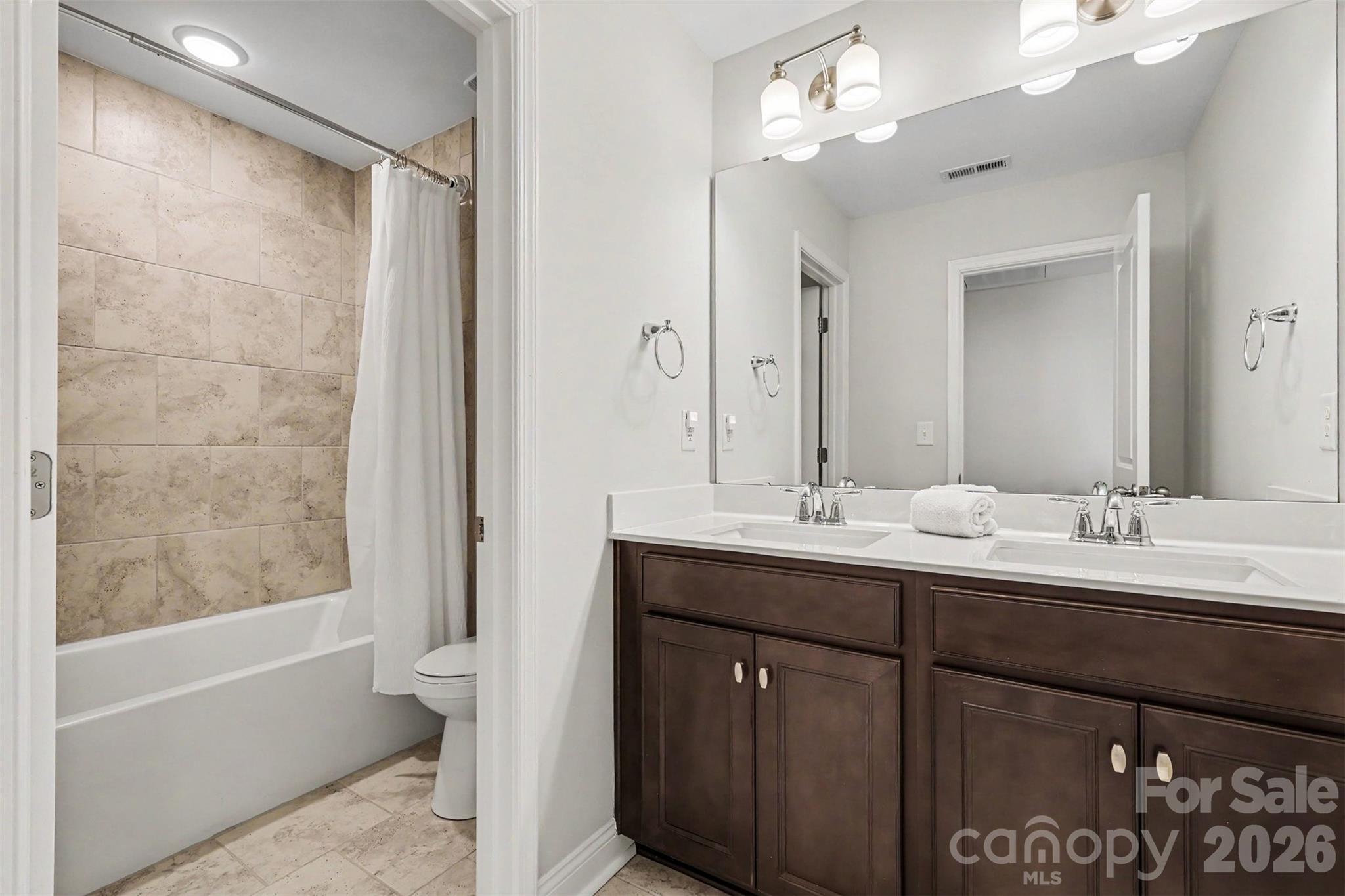 Second guest bathroom with hallway access - 6247 Six String Court, Fort Mill