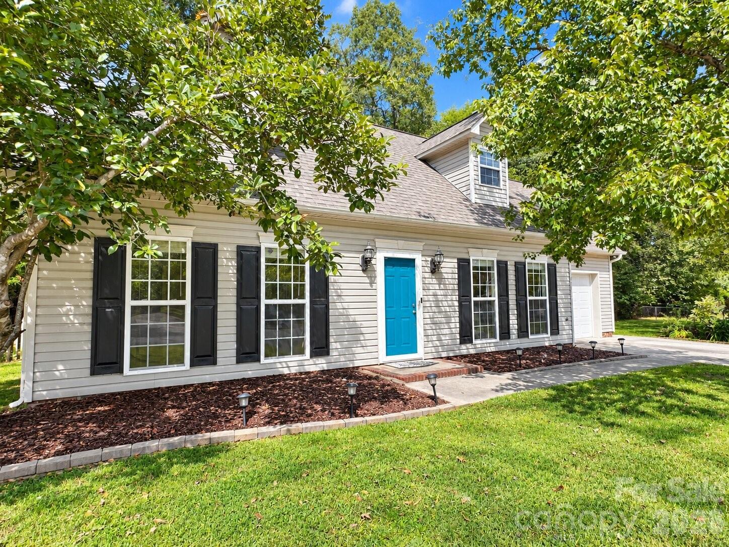 Front view - 4075 Zebulon Avenue SW, Concord