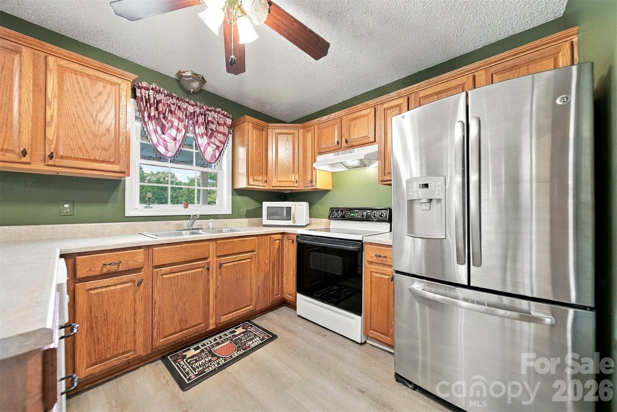 Single Family Residence at 4917 Pond Court, Conover, photo 17 of 47