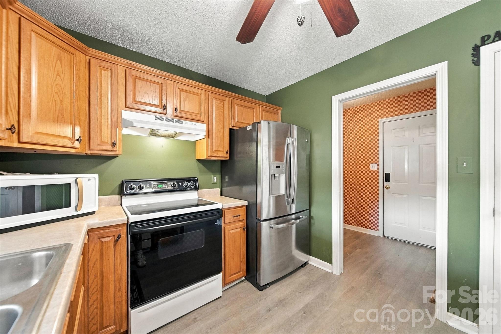 Single Family Residence at 4917 Pond Court, Conover, photo 18 of 47