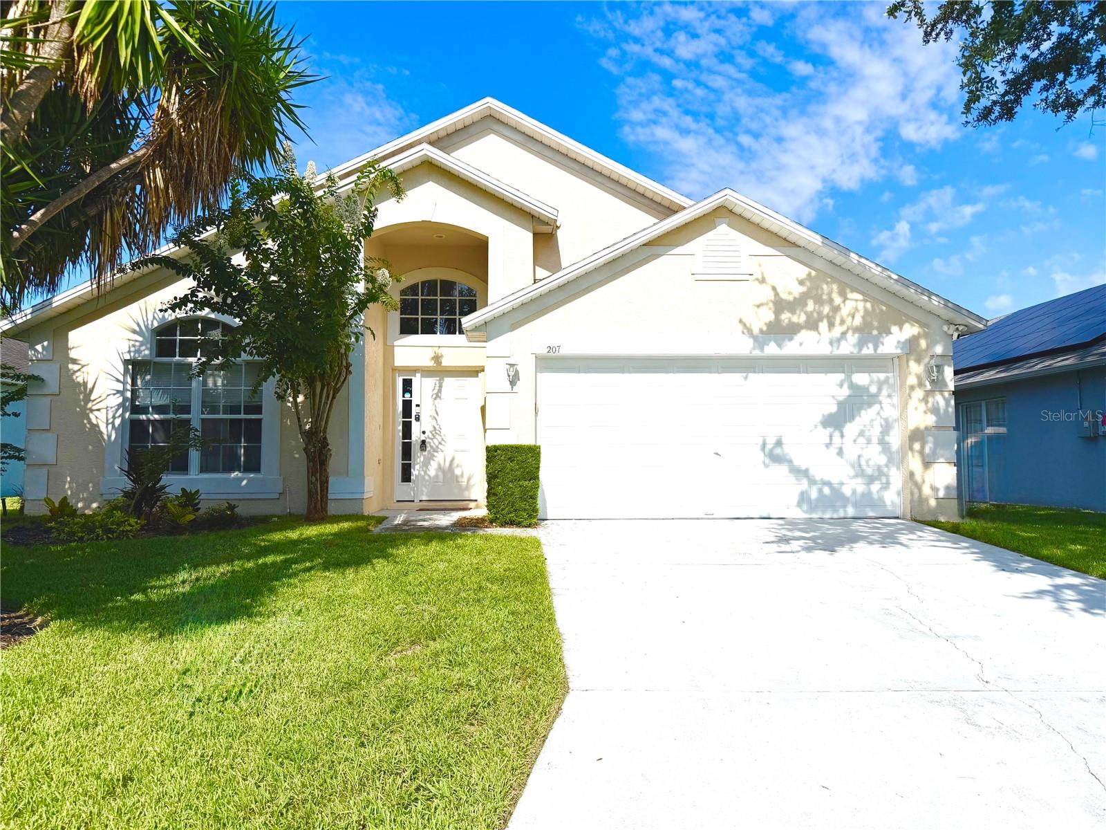 207 LANGHAM DR