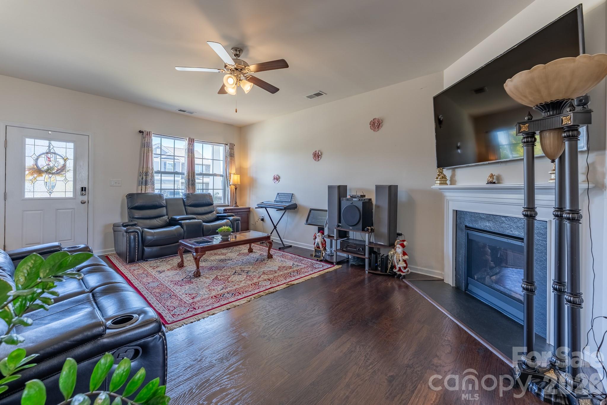 Single Family Residence at 1239 Kent Downs Avenue SW, Concord, photo 4 of 26