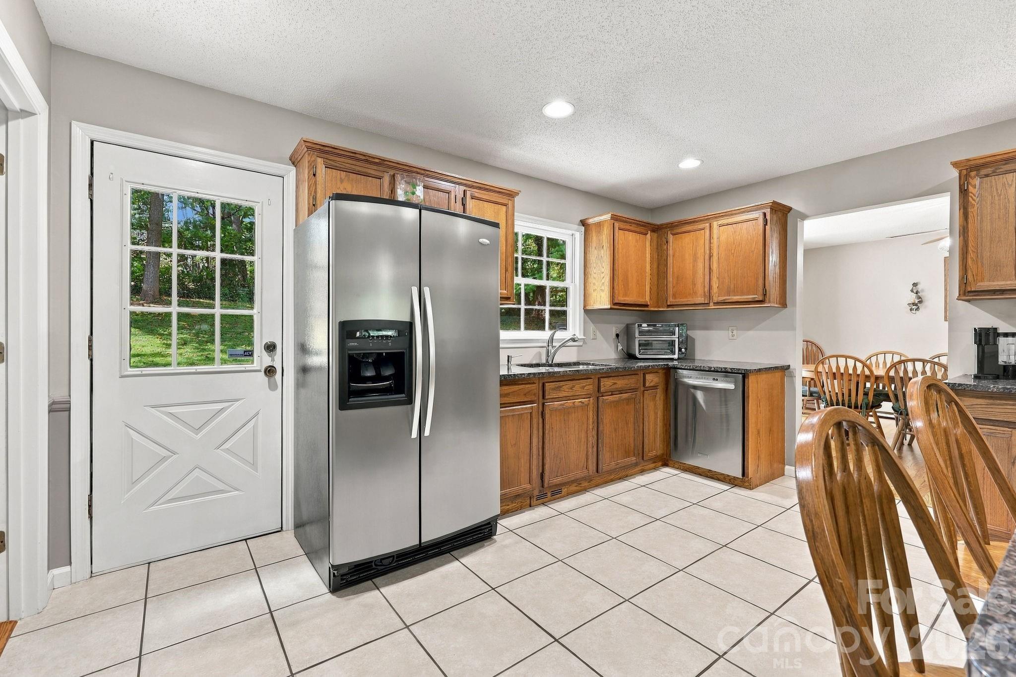 Large, open kitchen, breakfast bar - 6 Cisco Road, Asheville