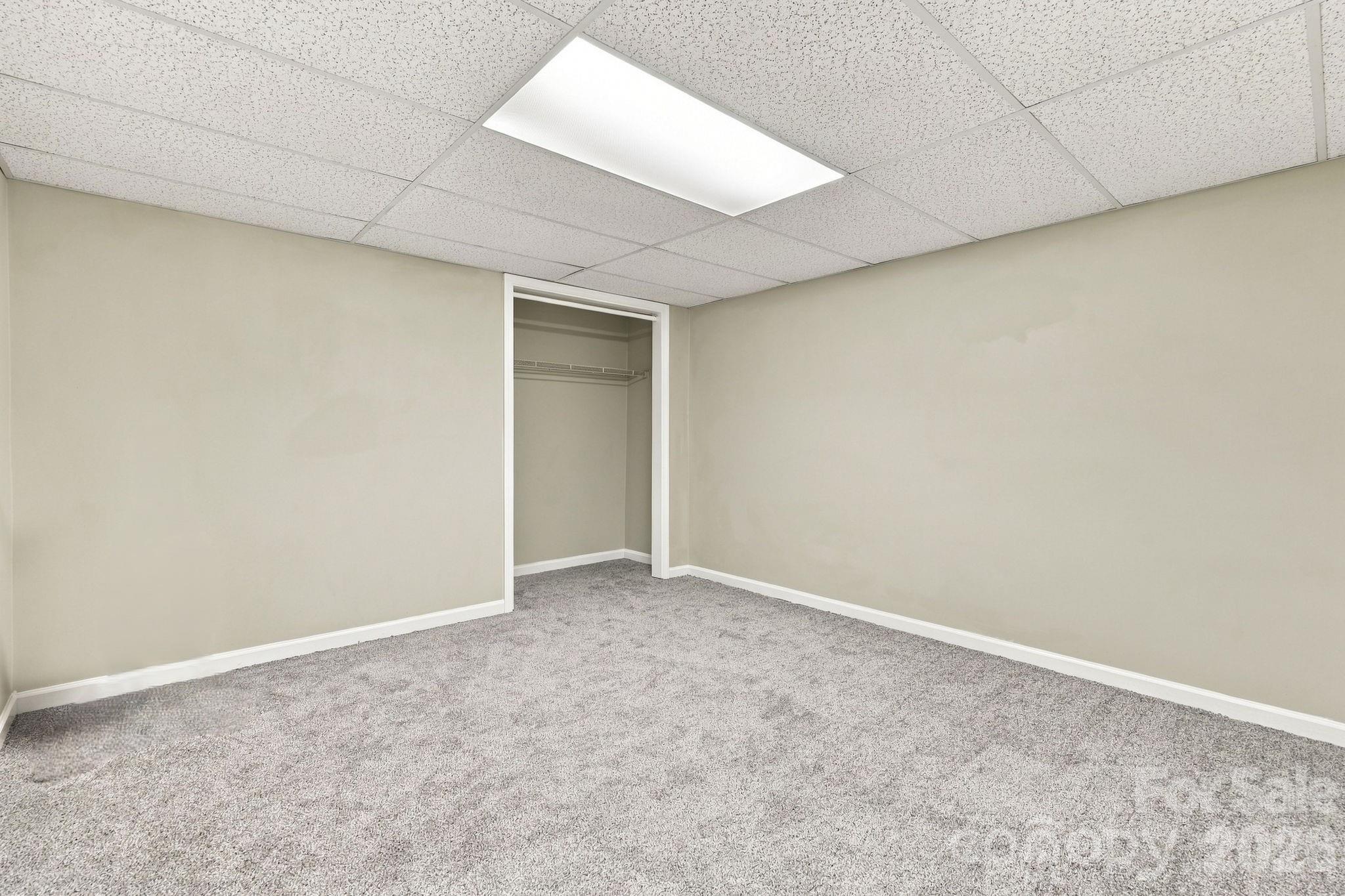 Large bonus room-lower level - 6 Cisco Road, Asheville