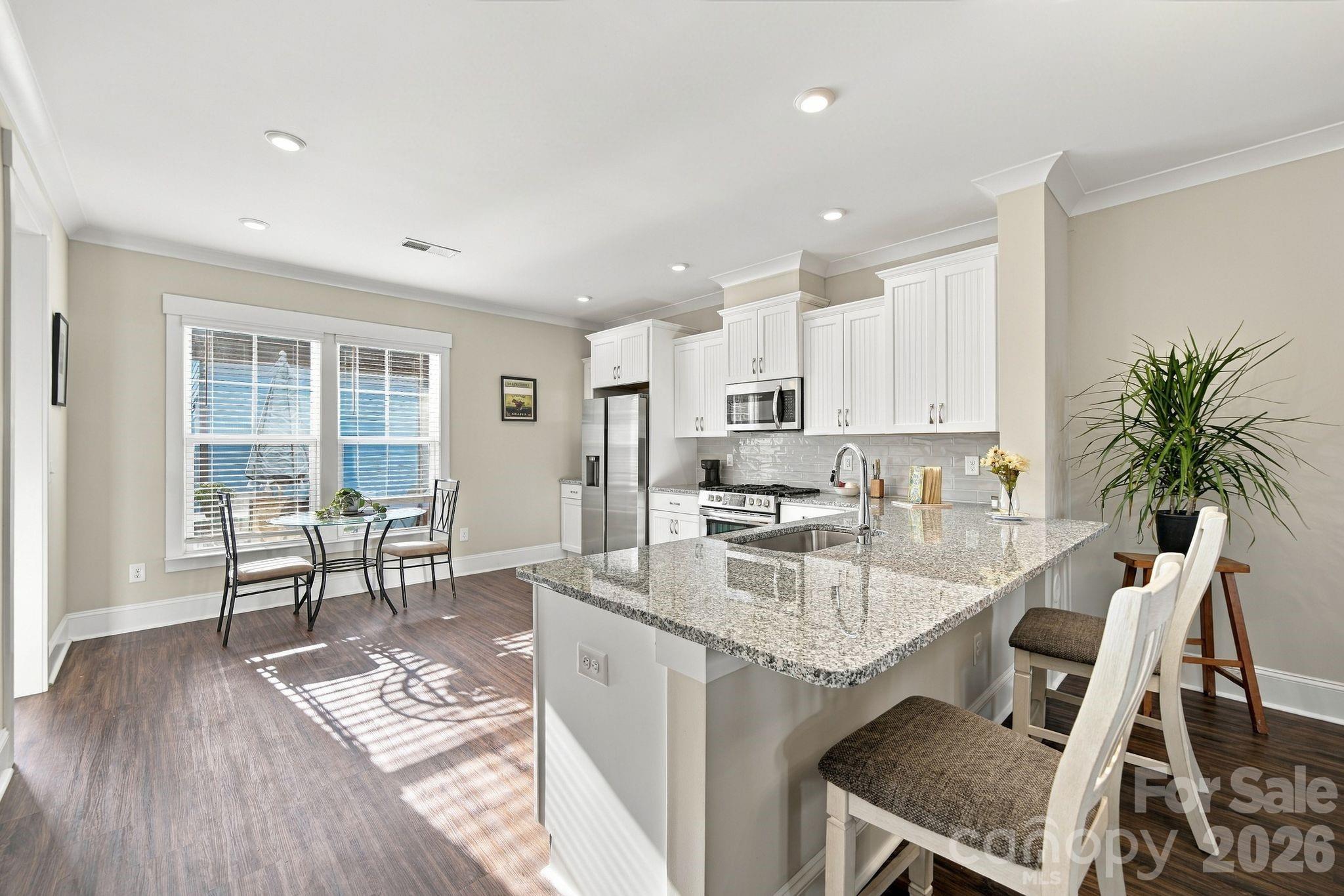 Townhouse at 688 Dunkins Ferry Road, Rock Hill, photo 8 of 43