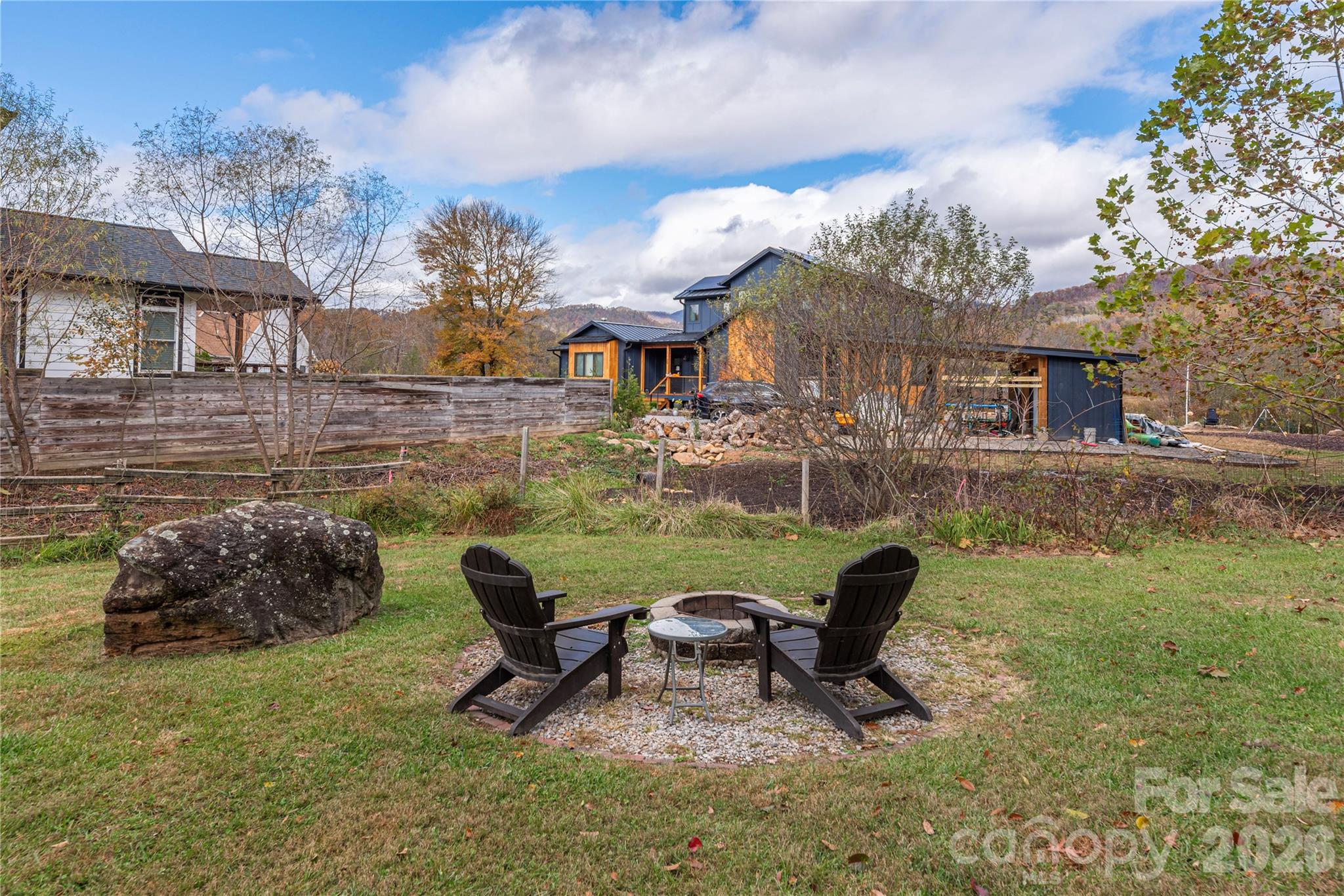Firepit - 223 Davidson Road, Swannanoa