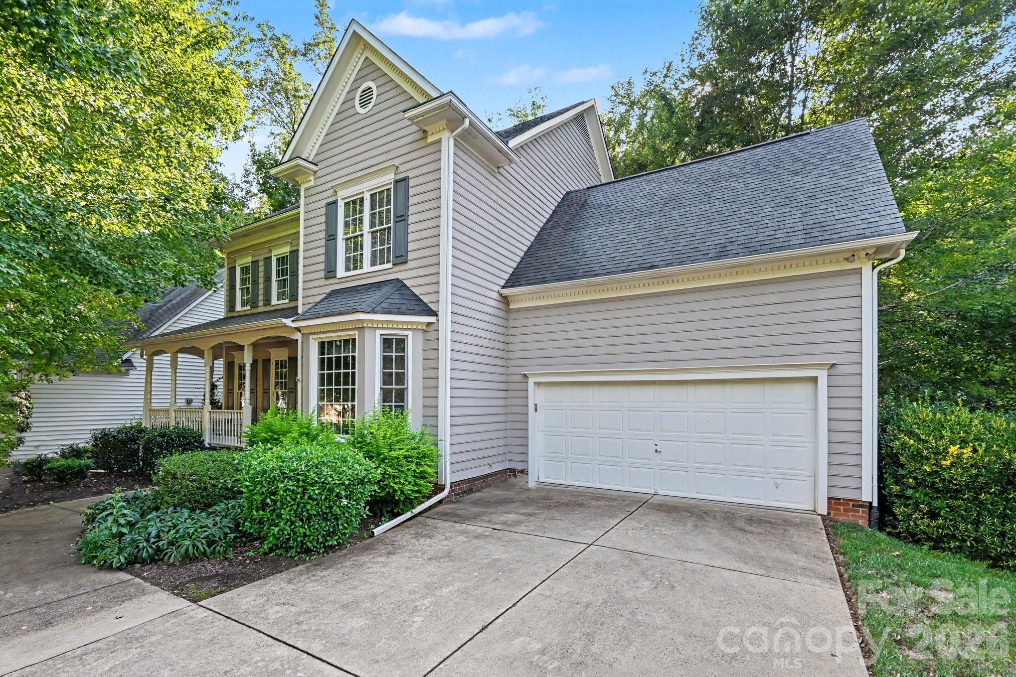 Single Family Residence at 130 River Wood Drive, Fort Mill, photo 3 of 45
