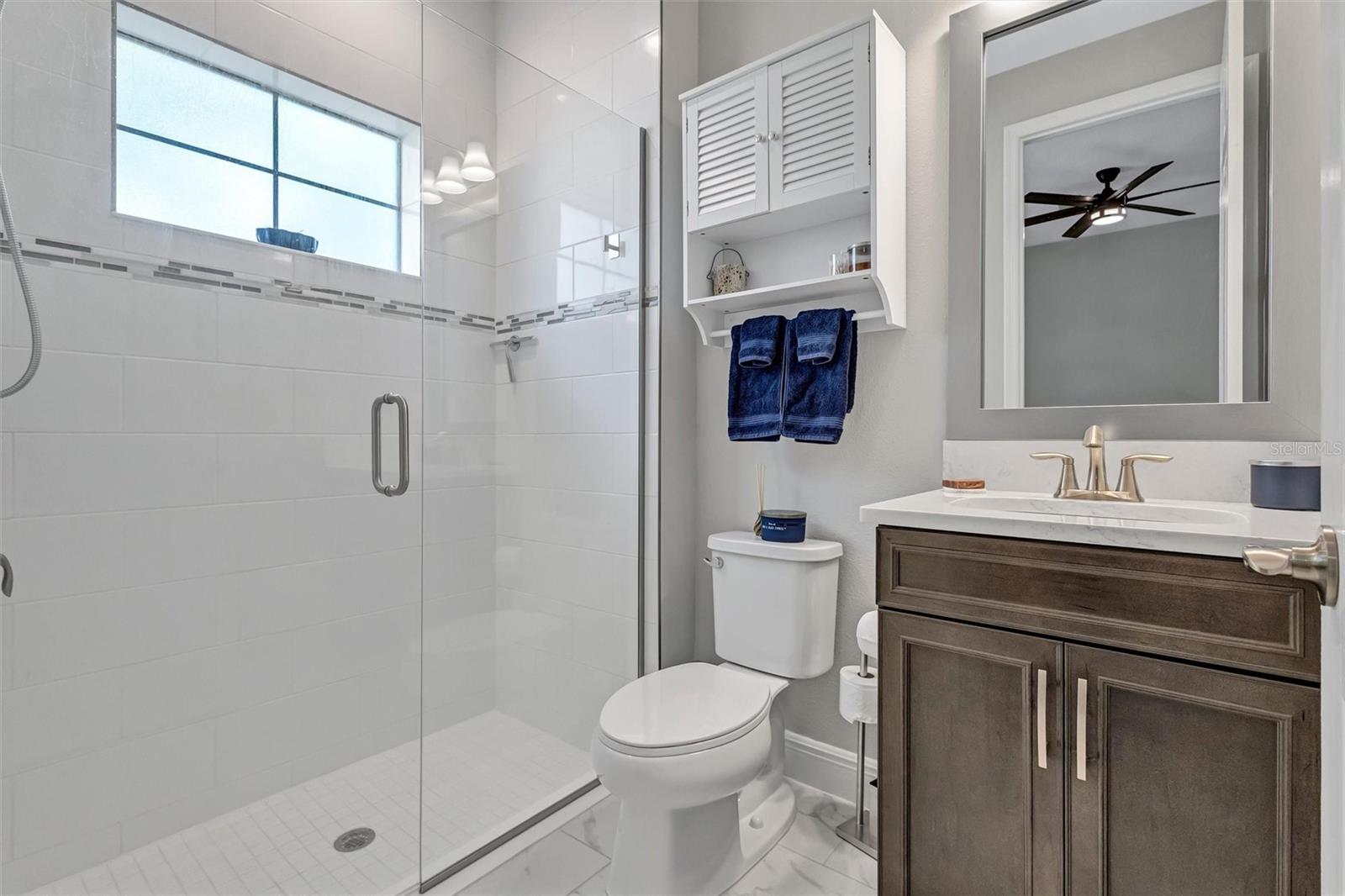 Guest Ensuite bathroom - 12717 OAK HILL WAY, PARRISH