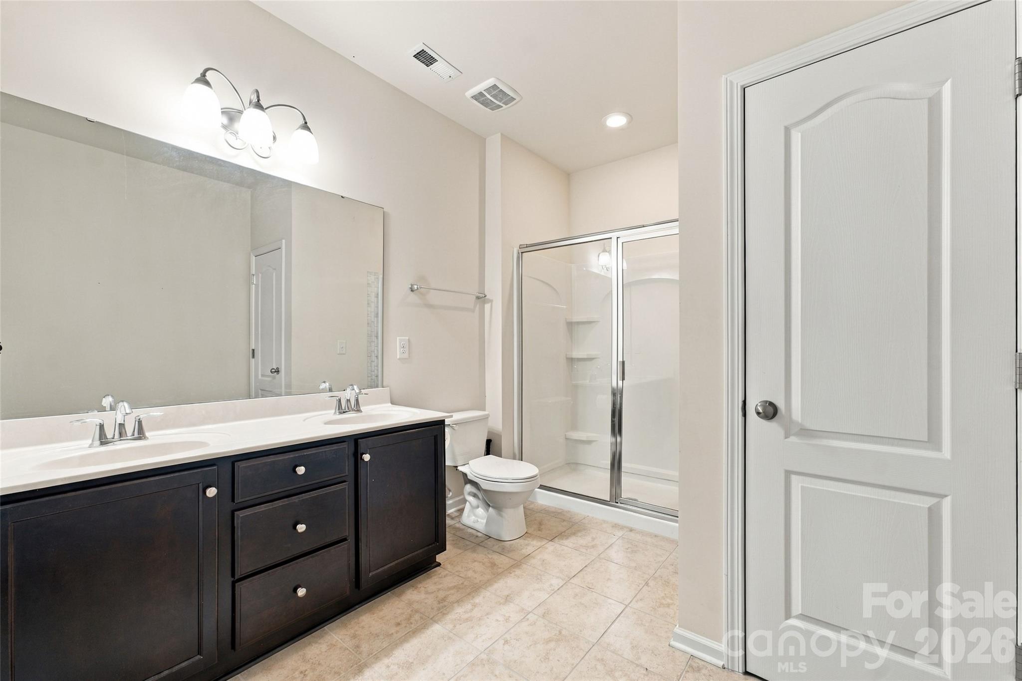 Single Family Residence at 2440 Flintshire Lane, Gastonia, photo 21 of 48