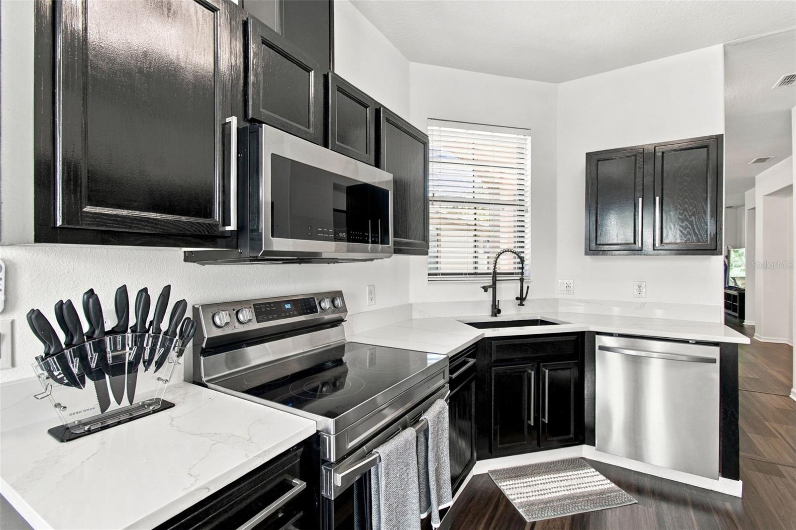 Single Family Residence at 884 GRAND CANAL DR, KISSIMMEE, photo 15 of 51