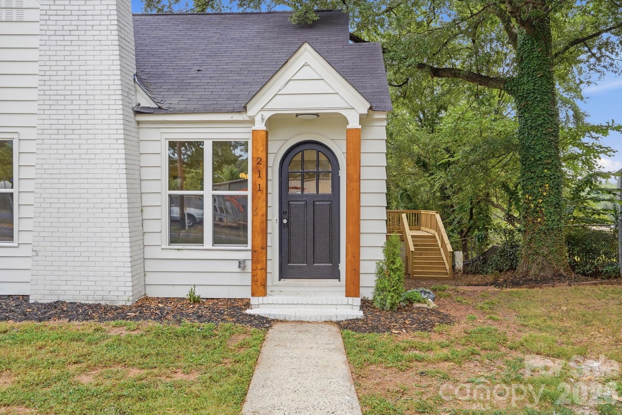 Single Family Residence at 211 Spratt Street, Fort Mill, photo 3 of 41