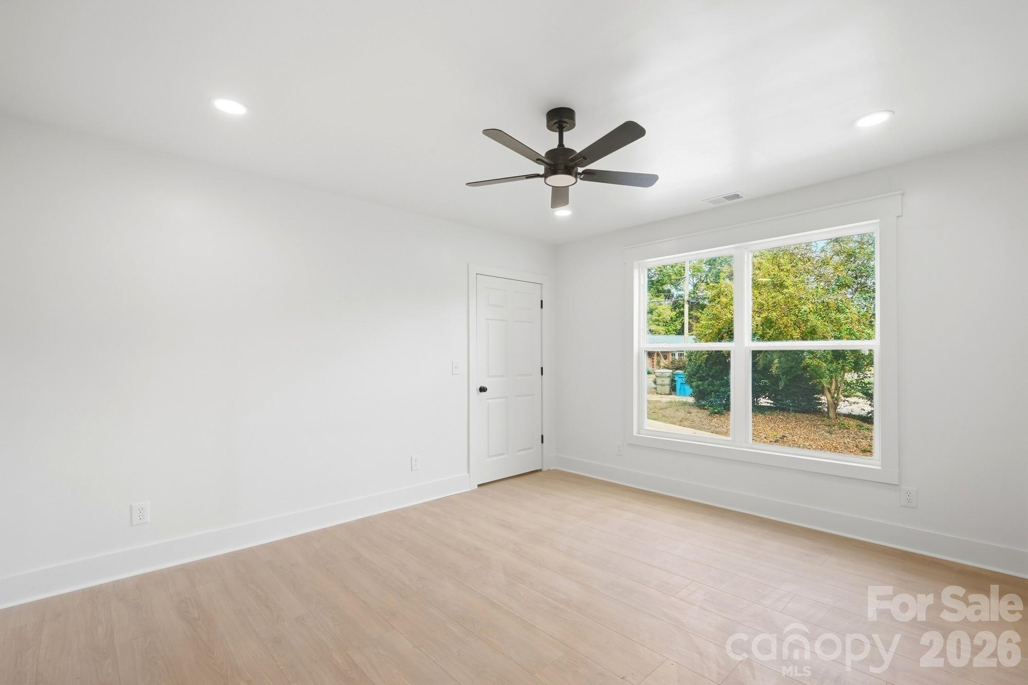 Single Family Residence at 211 Spratt Street, Fort Mill, photo 19 of 41