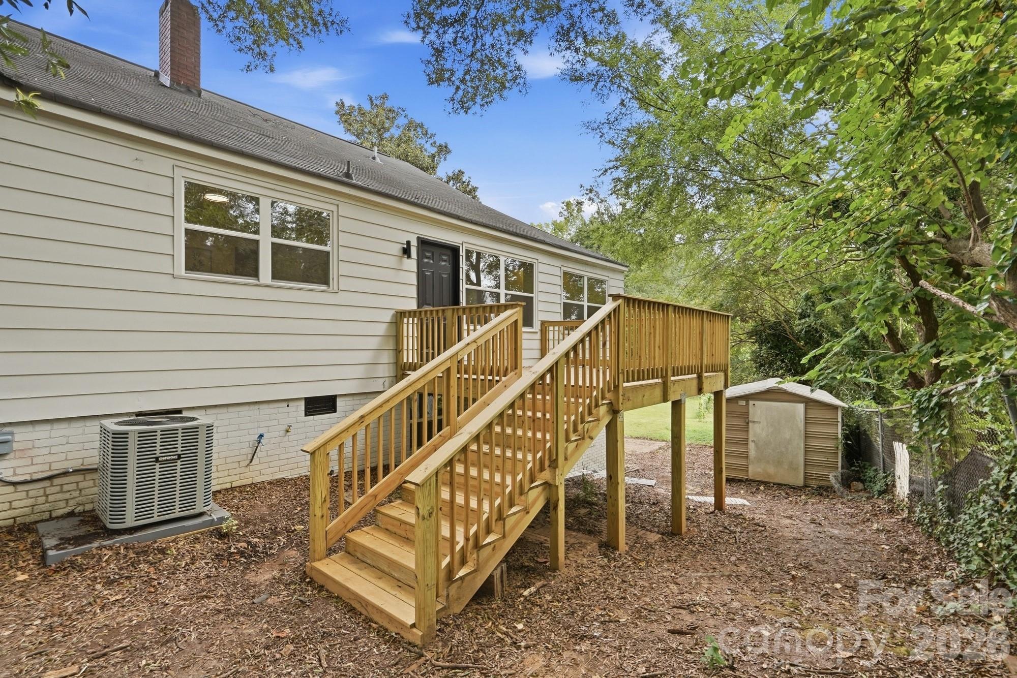 Single Family Residence at 211 Spratt Street, Fort Mill, photo 35 of 41