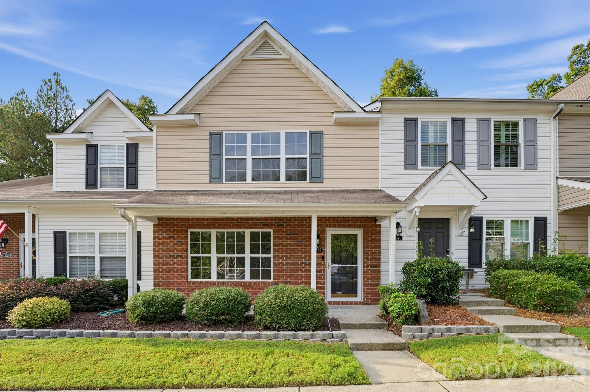1527 Maypine Commons Way