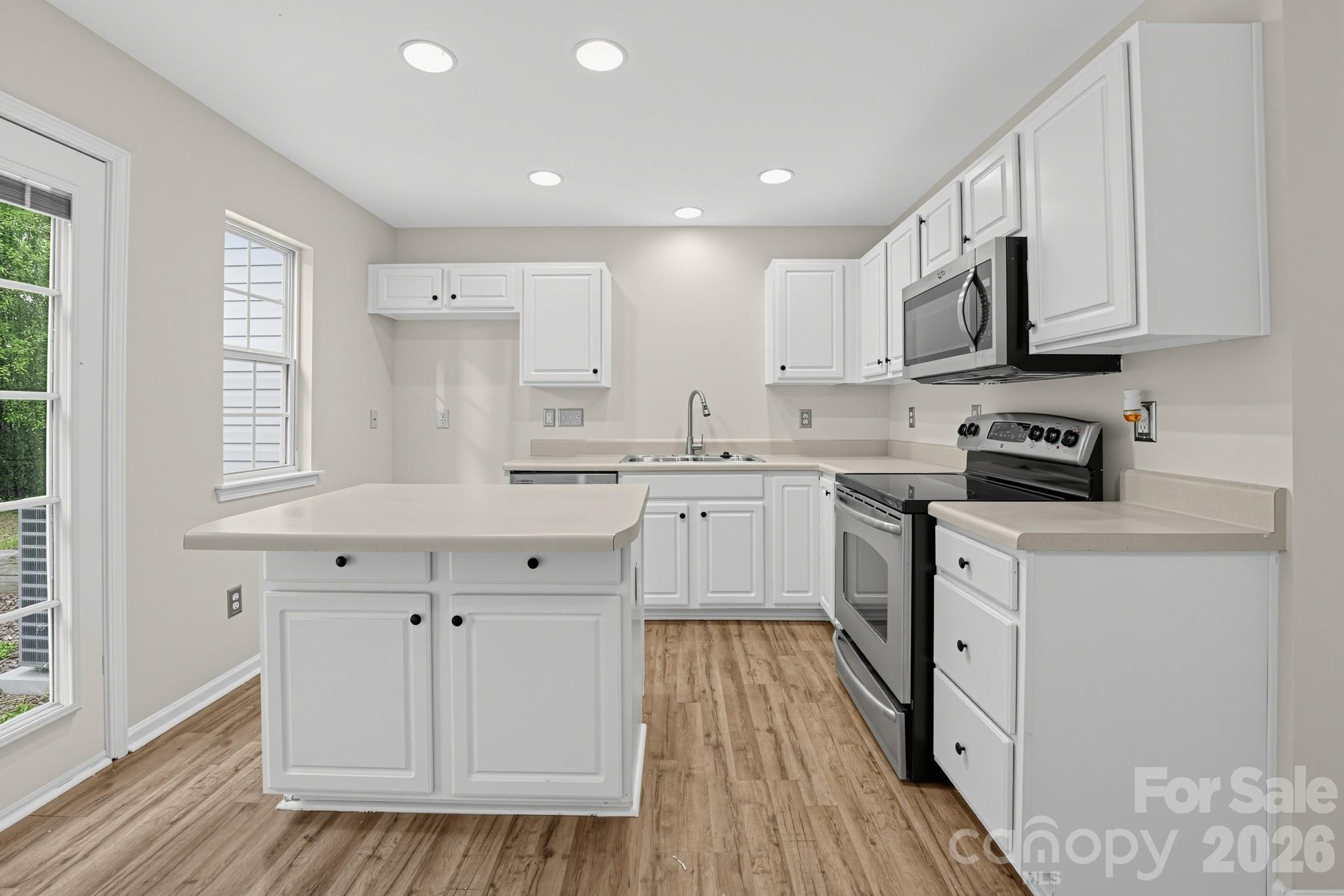 Townhouse at 1527 Maypine Commons Way, Rock Hill, photo 7 of 13