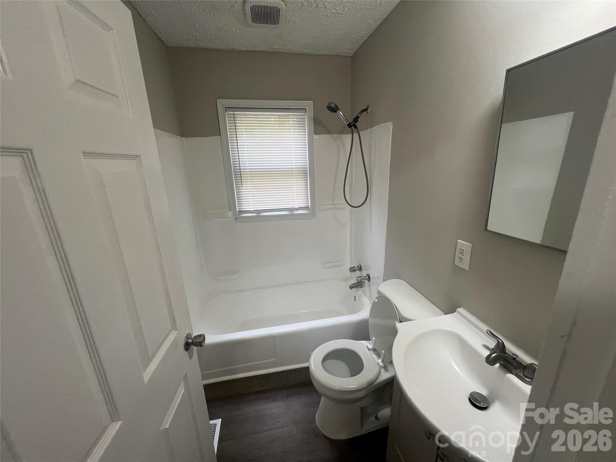 Single Family Residence at 1107 W Davidson Avenue, Gastonia, photo 12 of 14