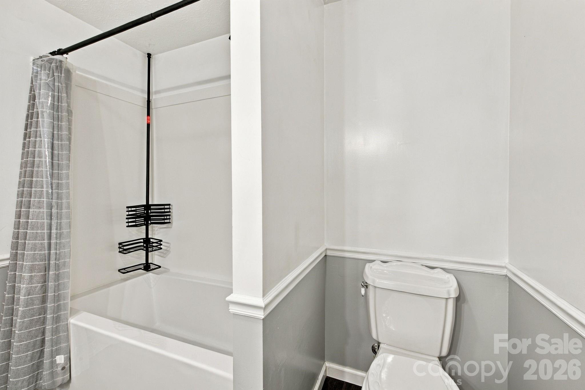 Hall Bath - 5341 Reese Store Avenue, Morganton