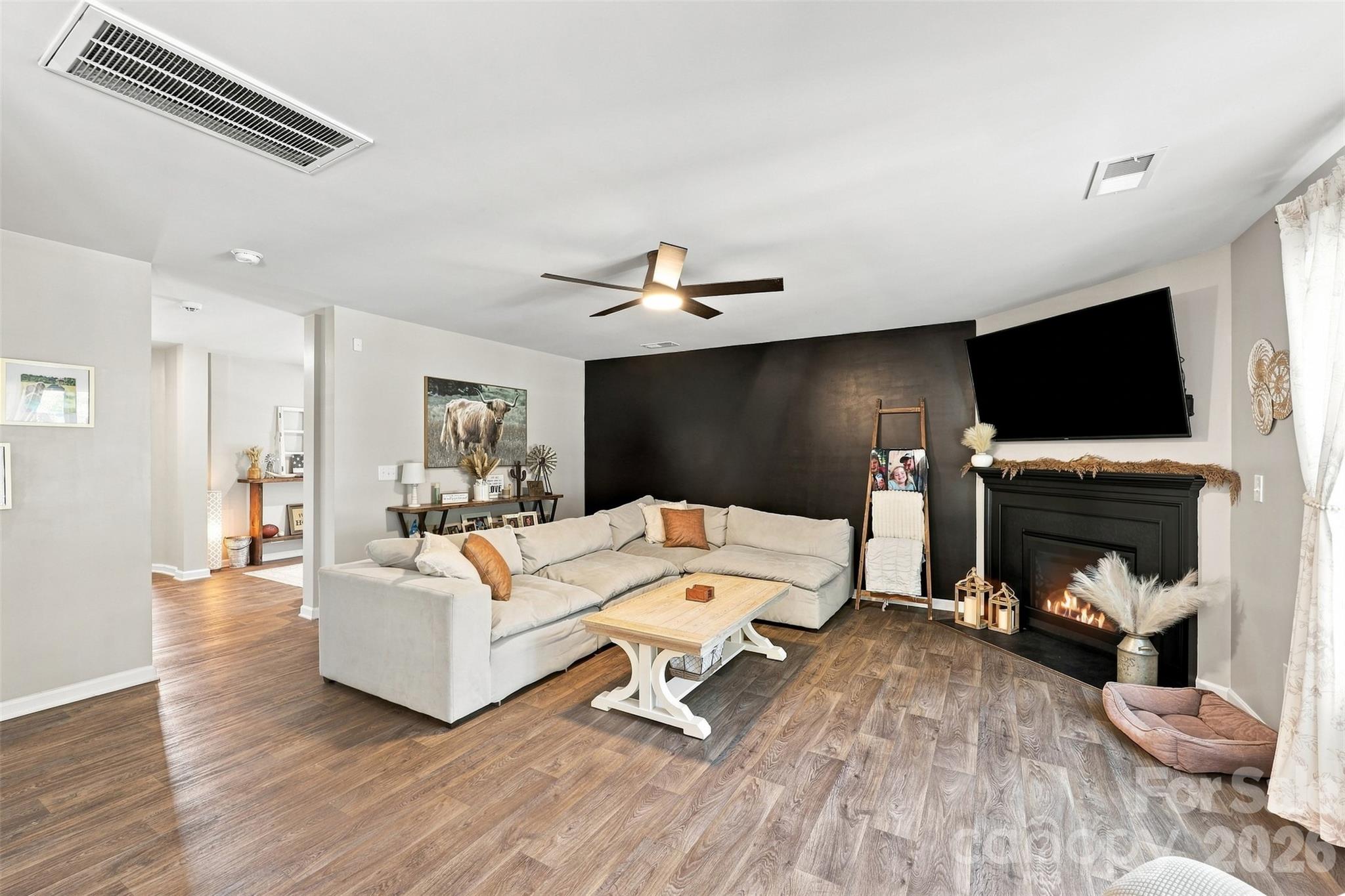 Great Room with Fireplace - 3103 Winesap Drive, Dallas