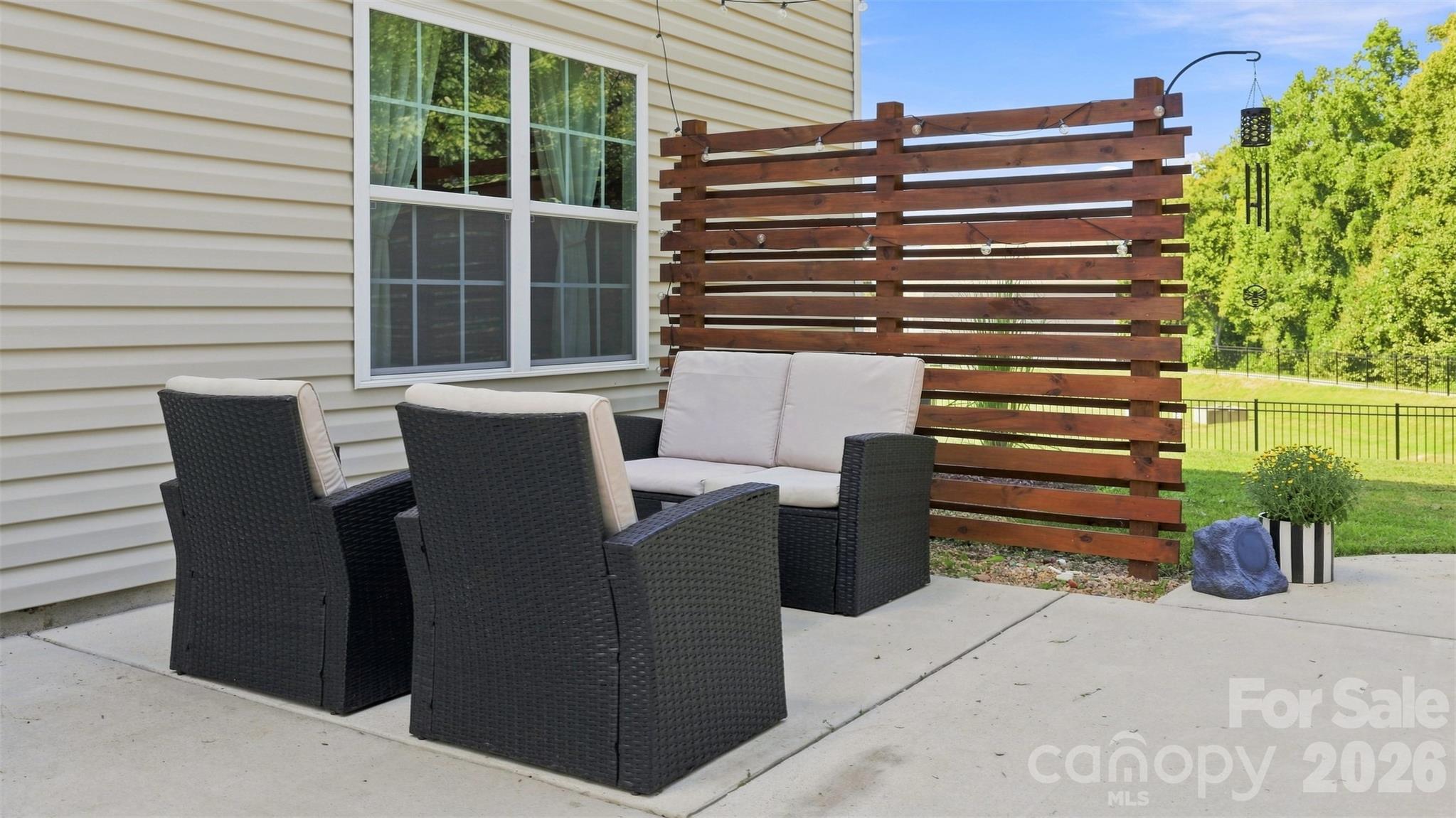 Privacy Wall for Patio - 3103 Winesap Drive, Dallas